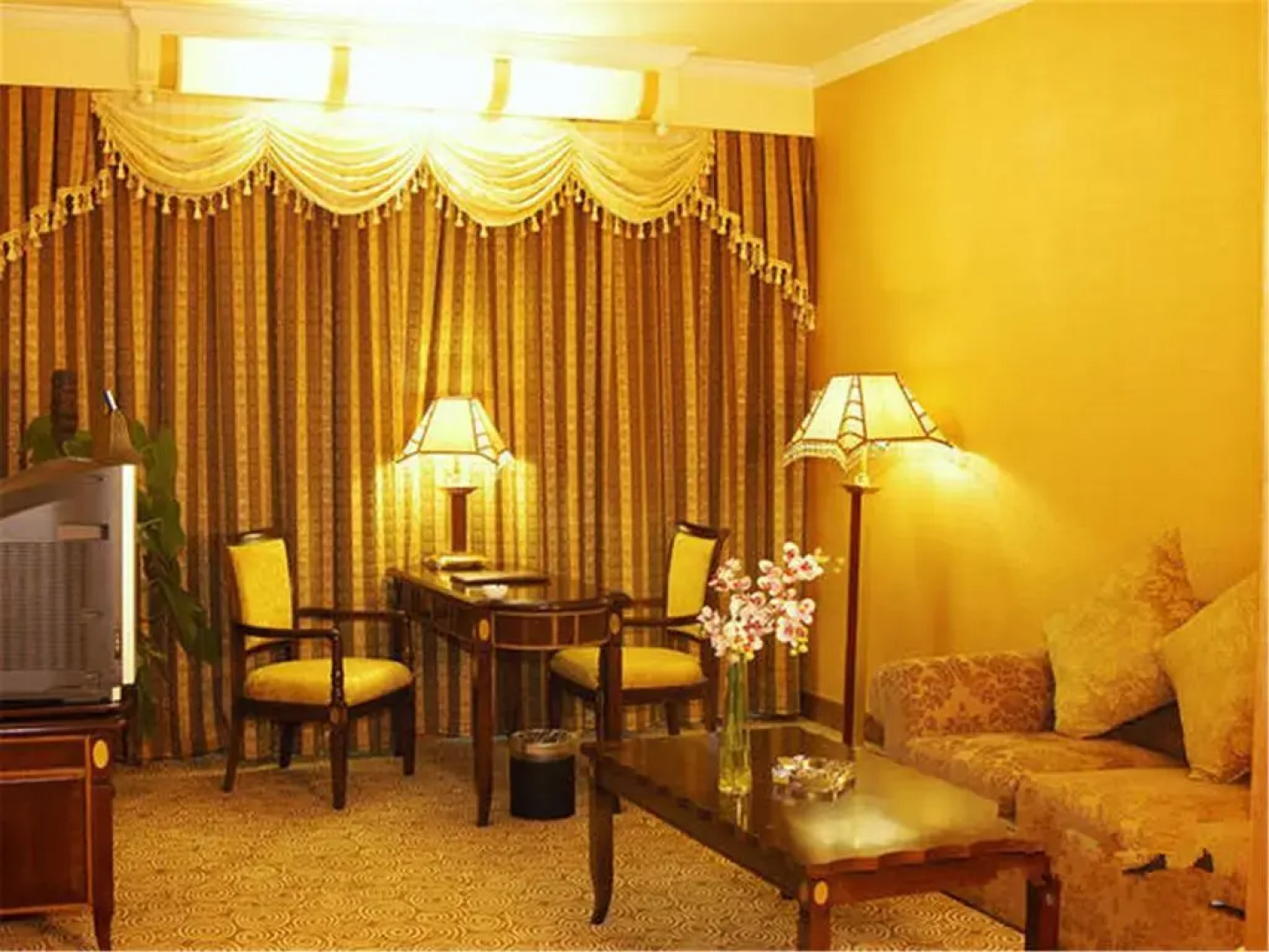 Golden Star Holiday Hotel