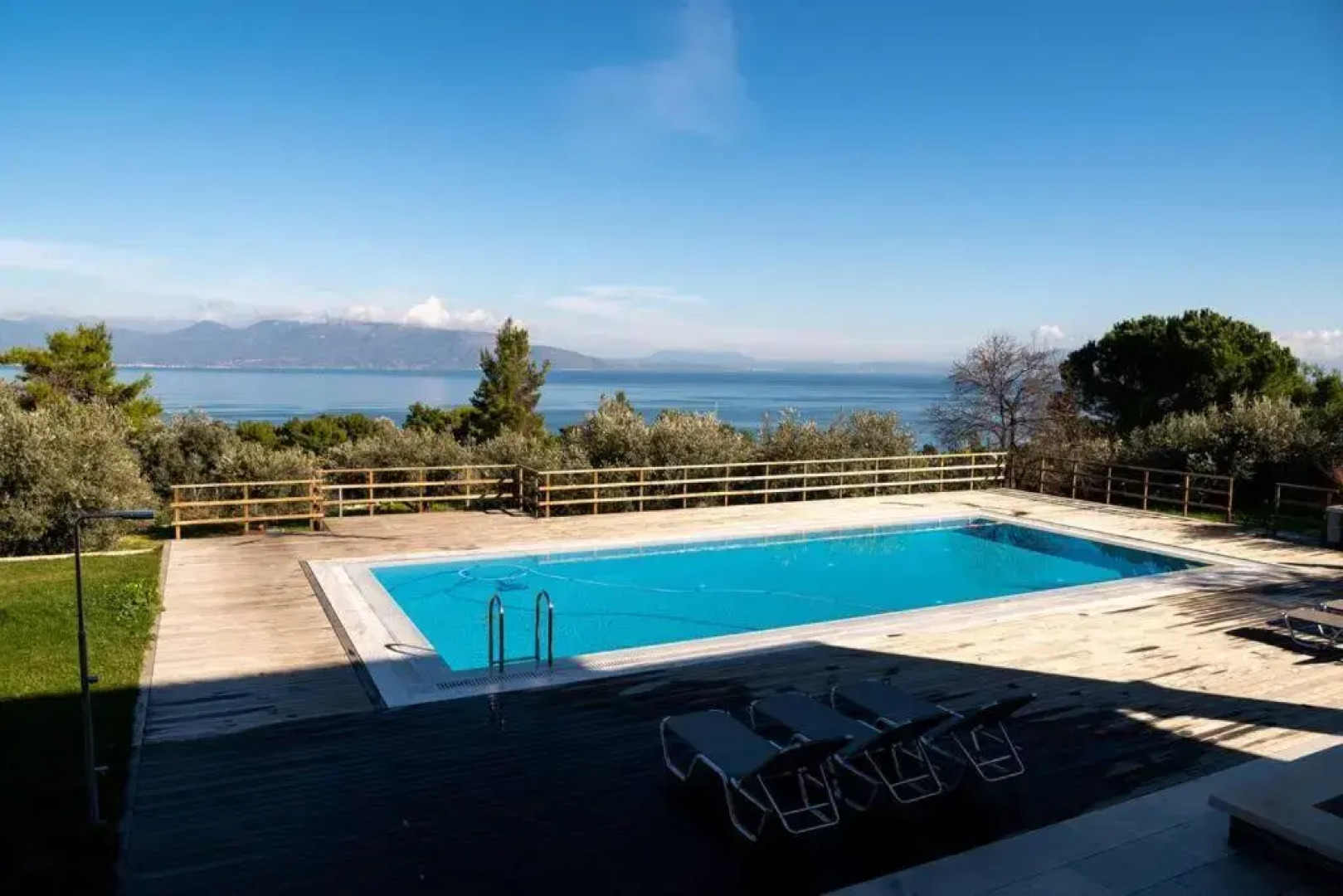 Villa Kalamos / Sea View and Pool nearby Athens
