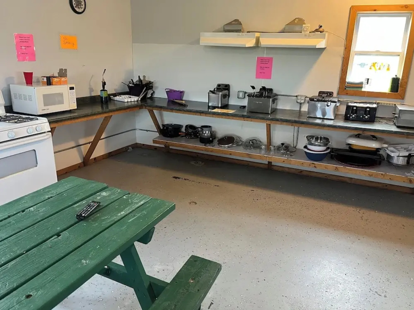 Lakeroad Lodge Motel & Charters