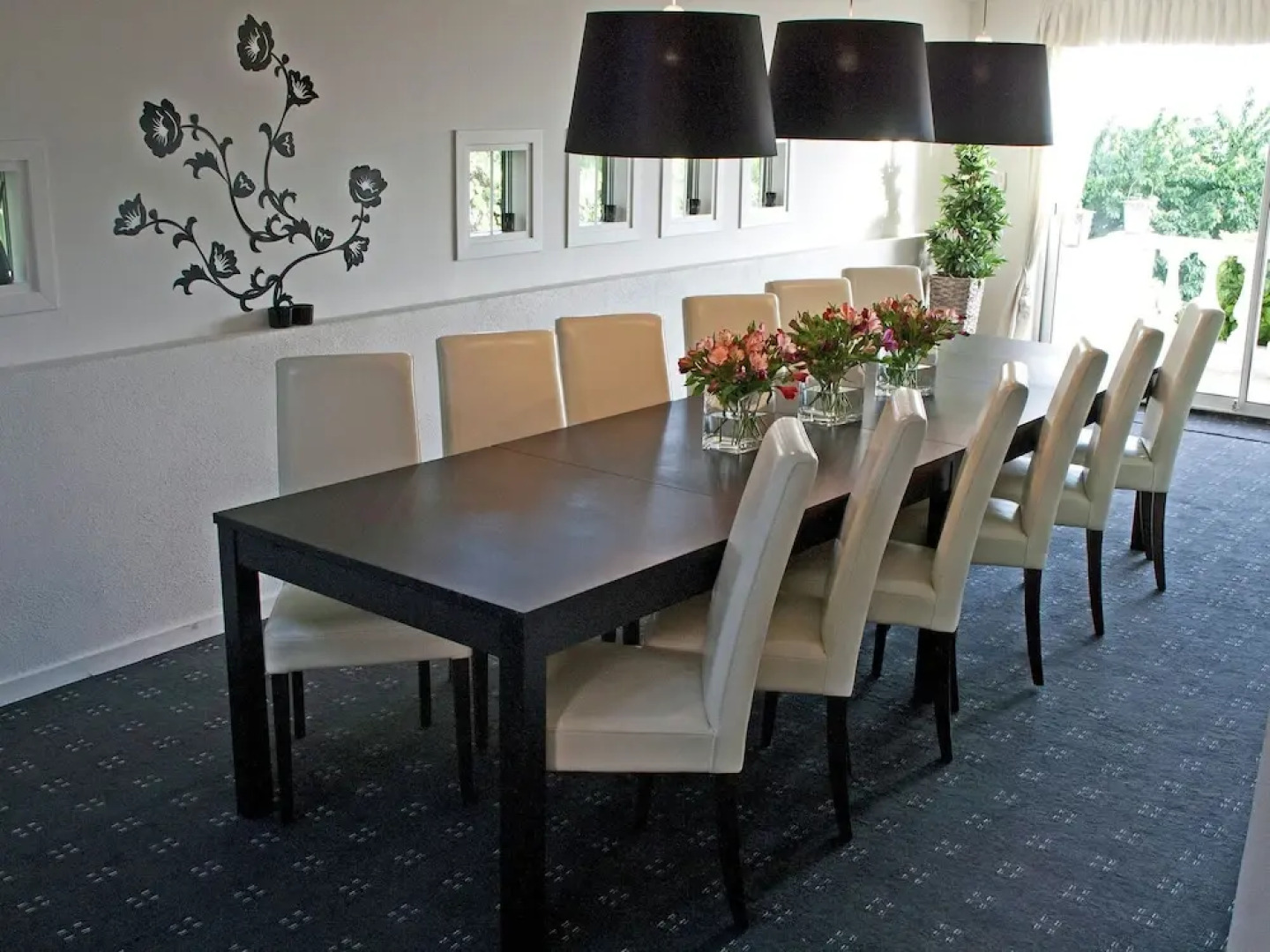 Stately Villa in La Gaude With Relaxation Area and Pool