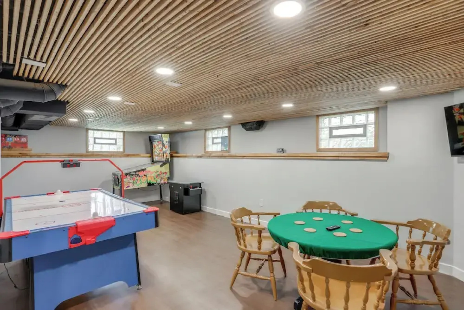 Walk to Lake Erie: Spacious Home in Sandusky!