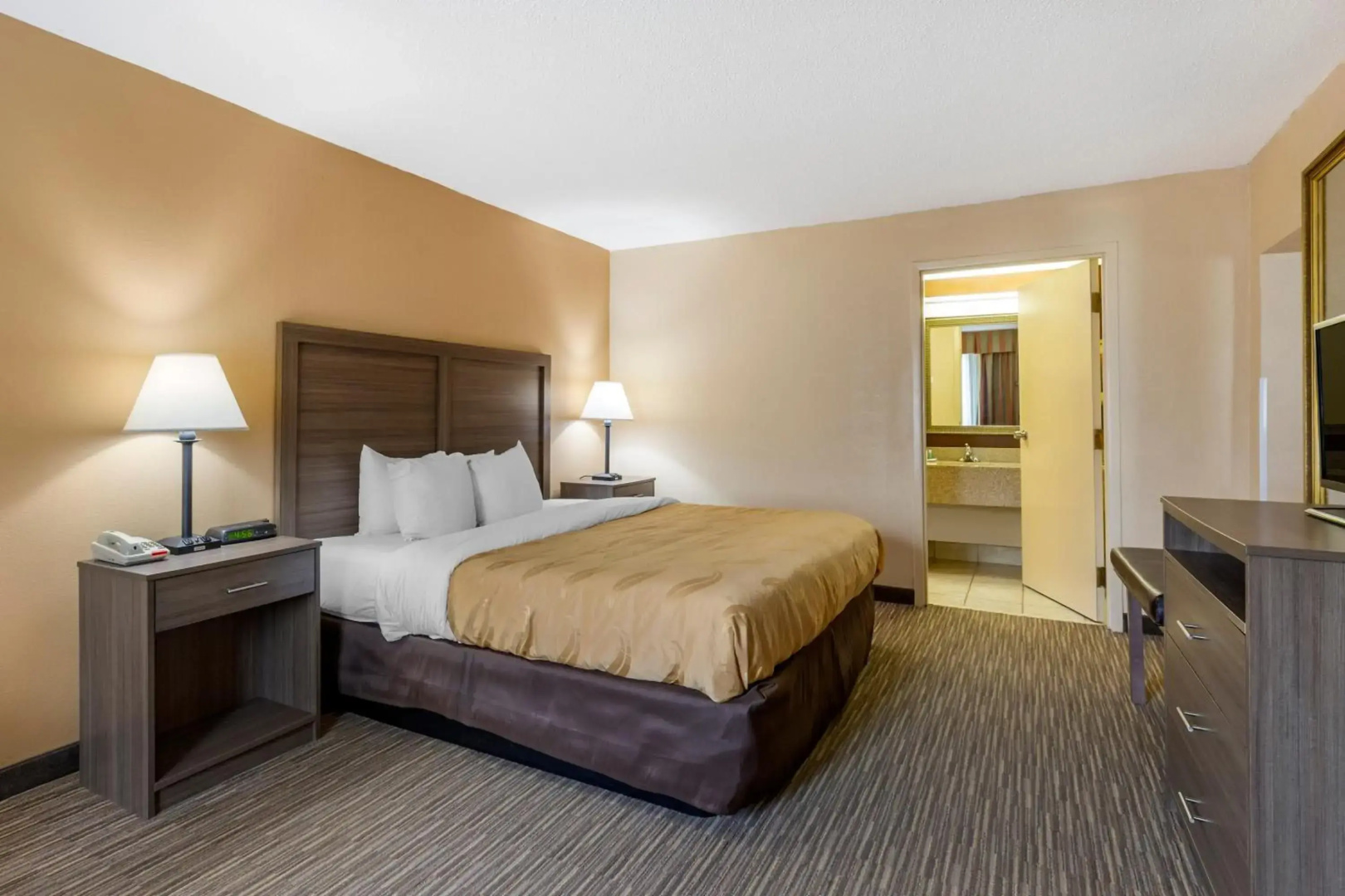 Quality Inn & Suites Hanes Mall