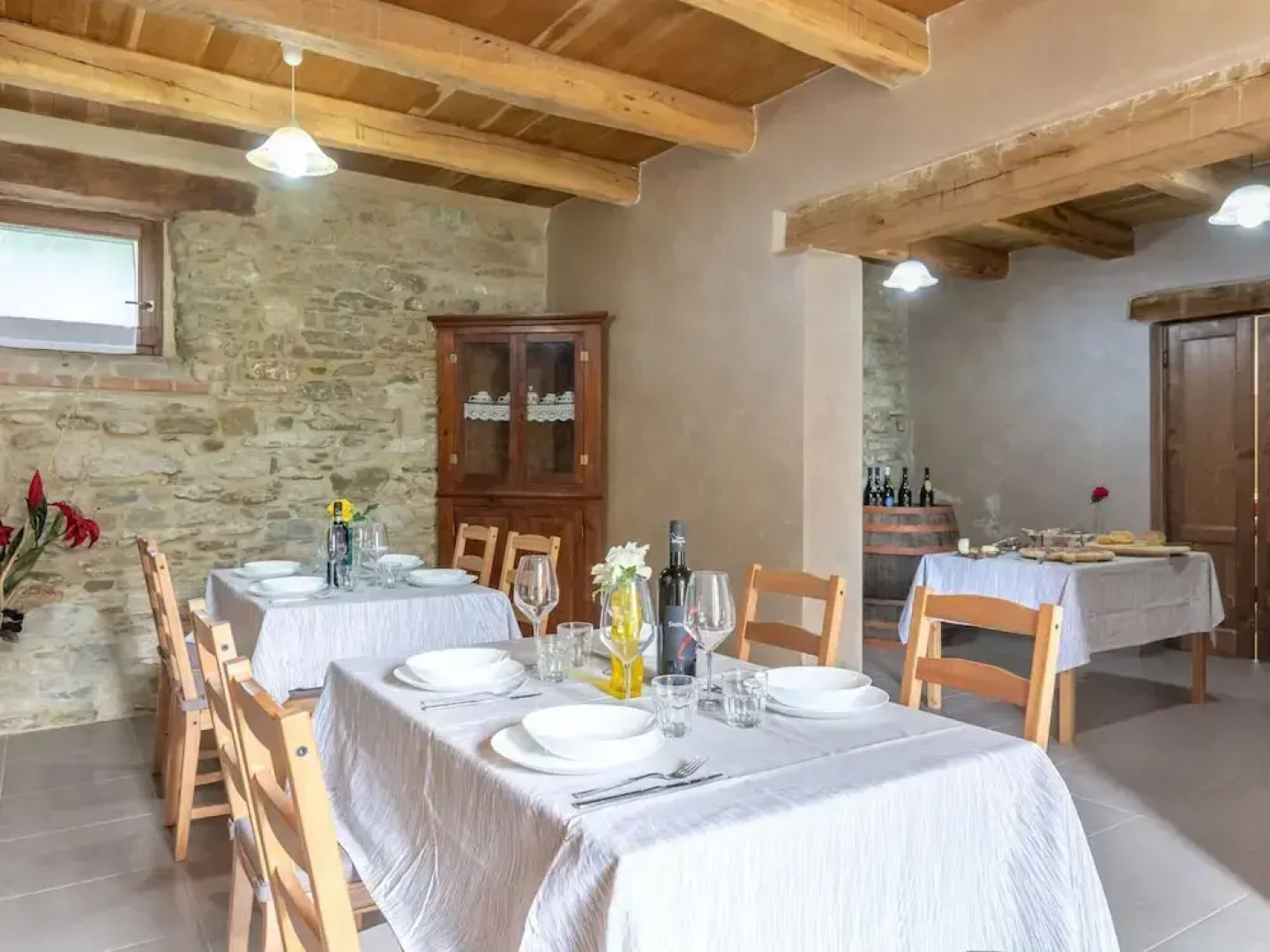 Pretty Farmhouse With Pool