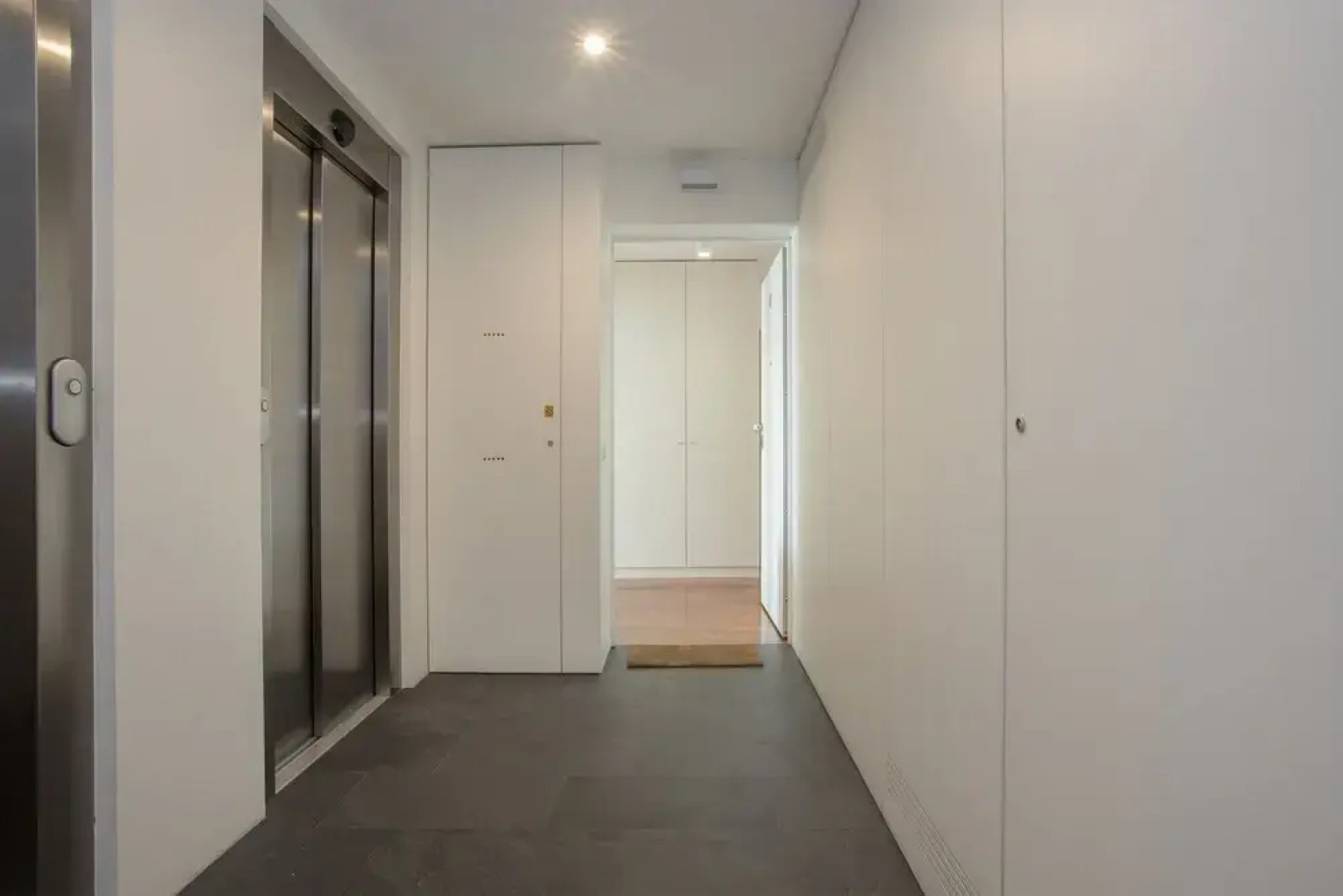 Liiiving - Bright Light Apartment