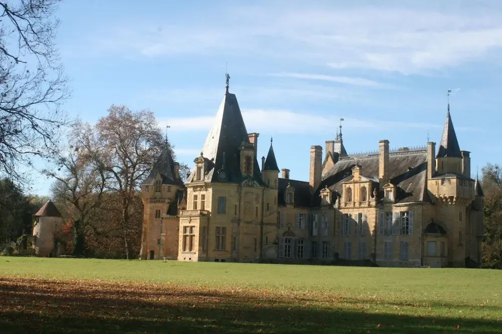 La maison des grilles du château de Prye
