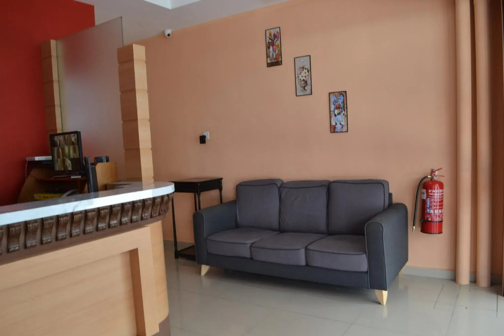 OYO 89691 Hotel Puteri Miqaila