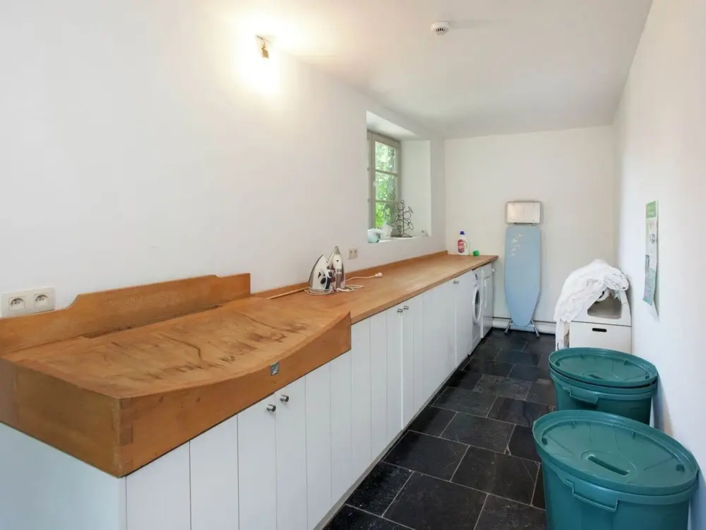 With Billiards, Table Tennis and Collection of Modern art in a Rural Setting