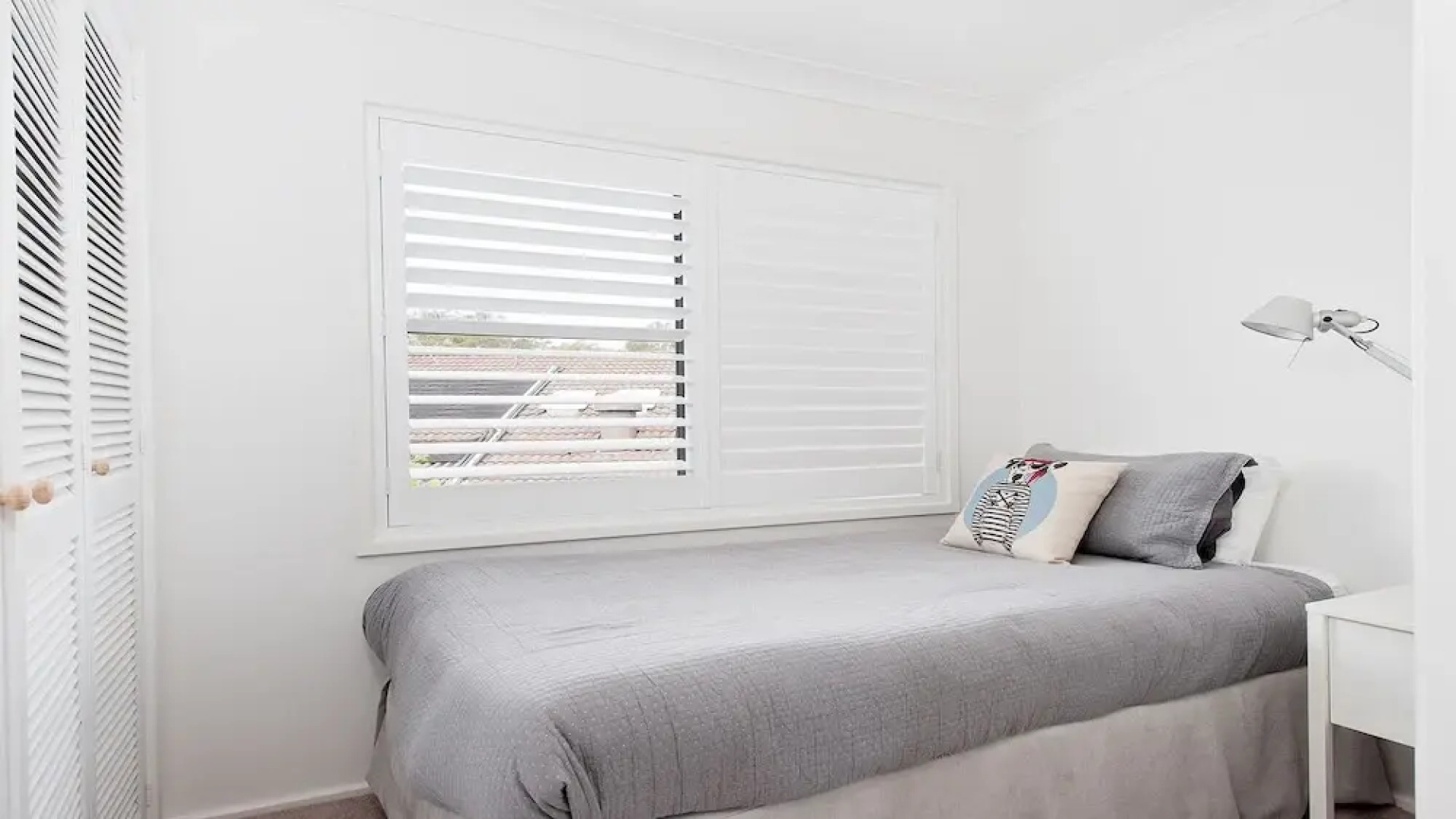 Sandyfeet at Shoal Bay