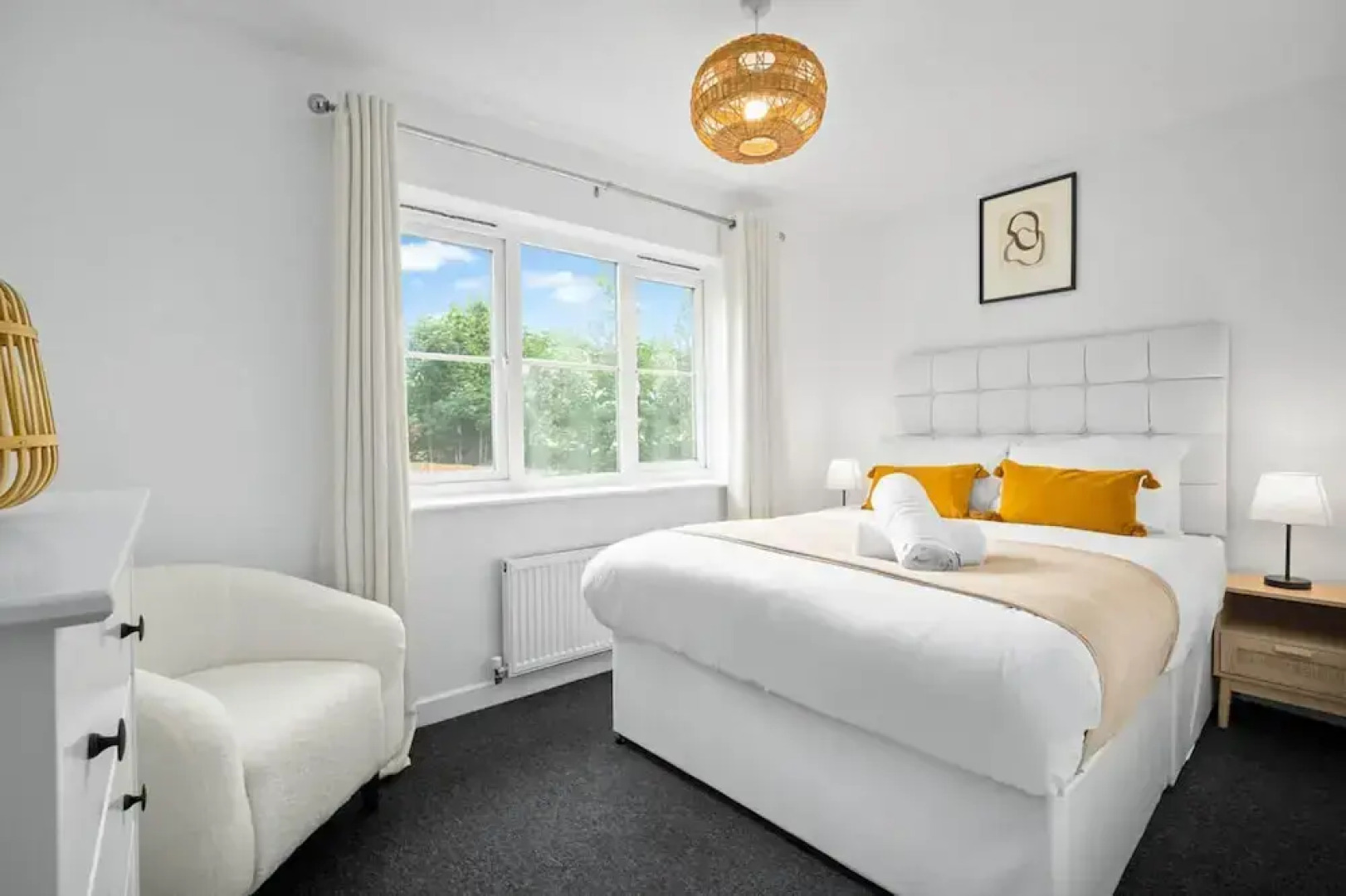 Cute Modern Mews Home in Oldbury