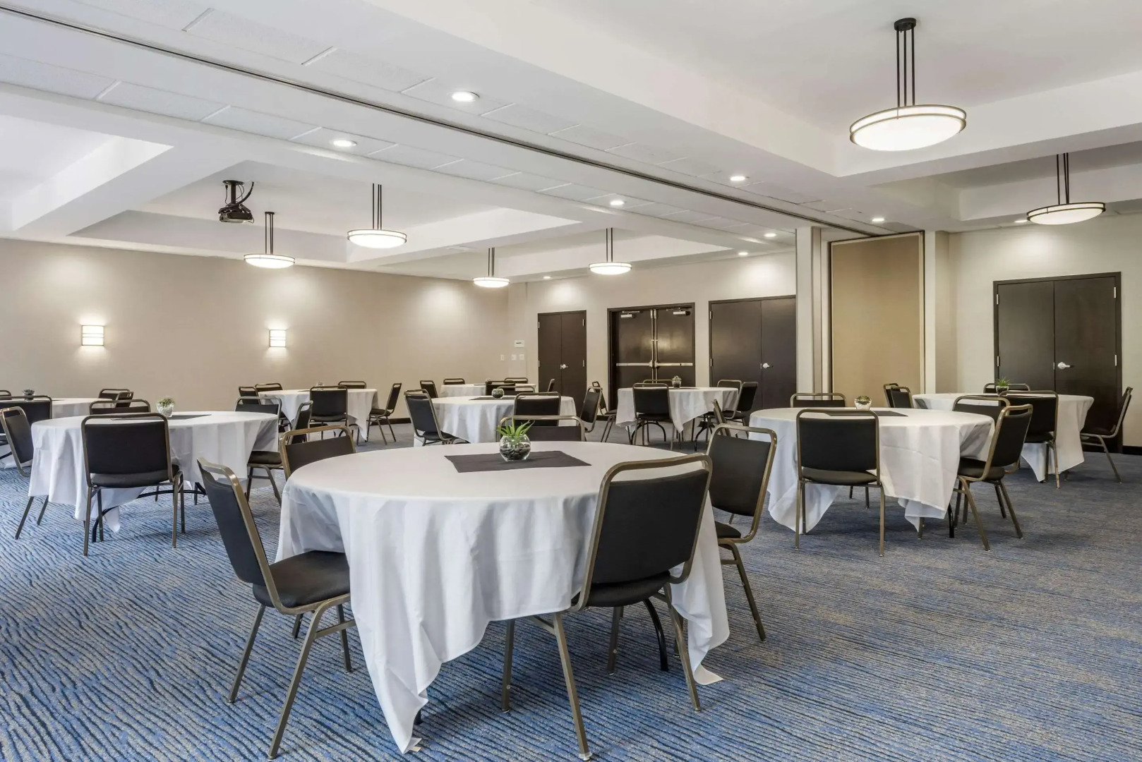 Cambria Hotel Minneapolis Maple Grove