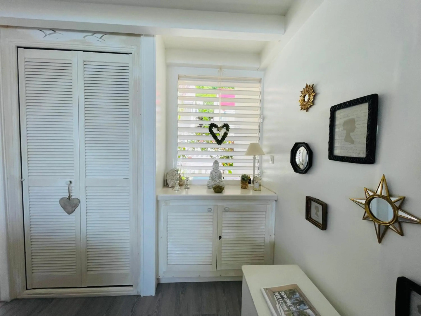 Blue Lagoon, cottage les pieds dans l eau