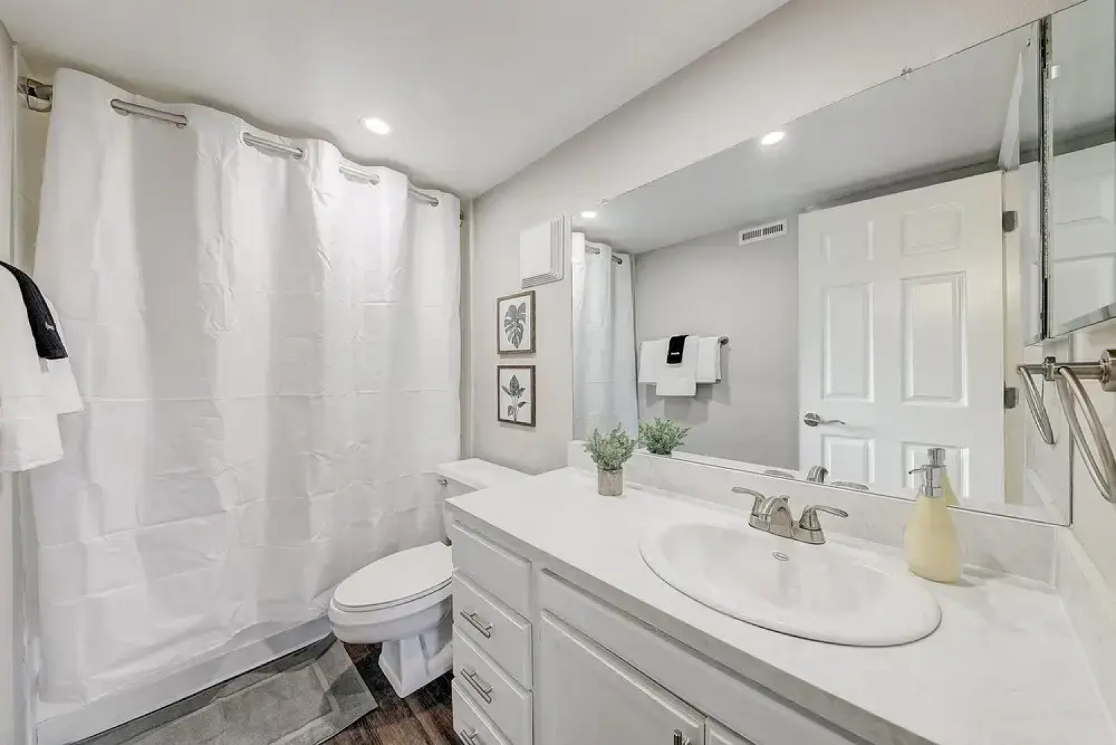 FRONTDESK Castle Point Apts Georgetown South Bend