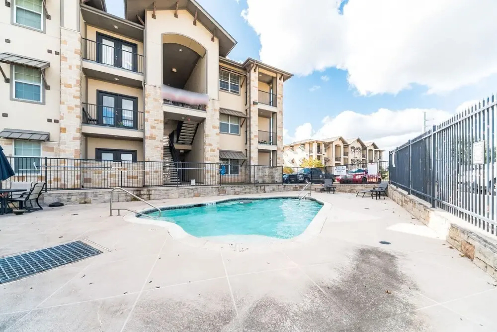 New! Stunning Apartment Just 1 Mile From Kyle!