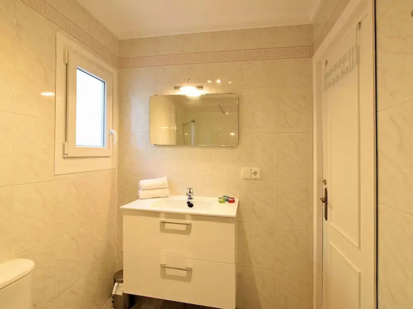 Premium Holiday Home in Benajarafe with Hot Tub