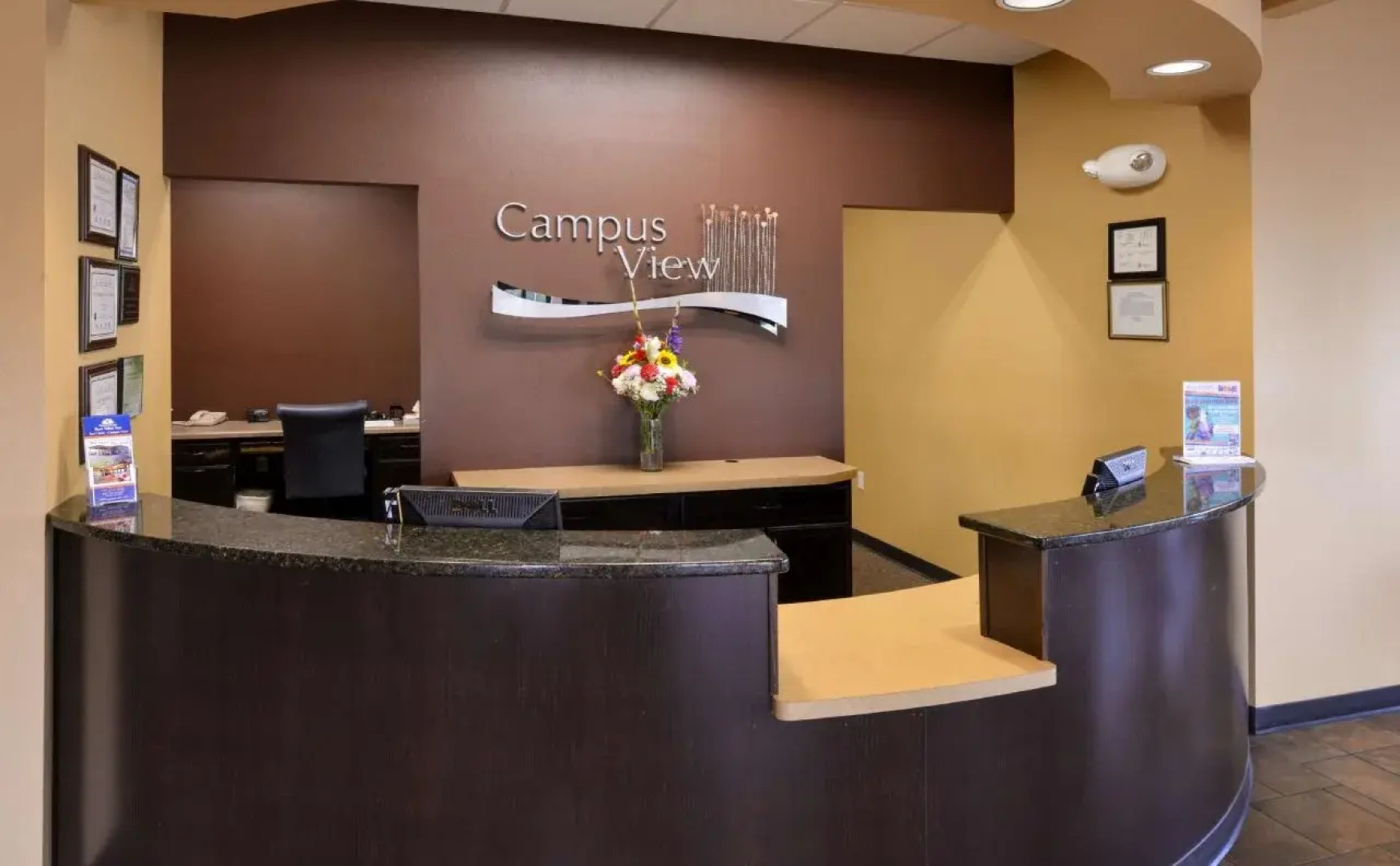 Americas Best Value Inn - Campus View