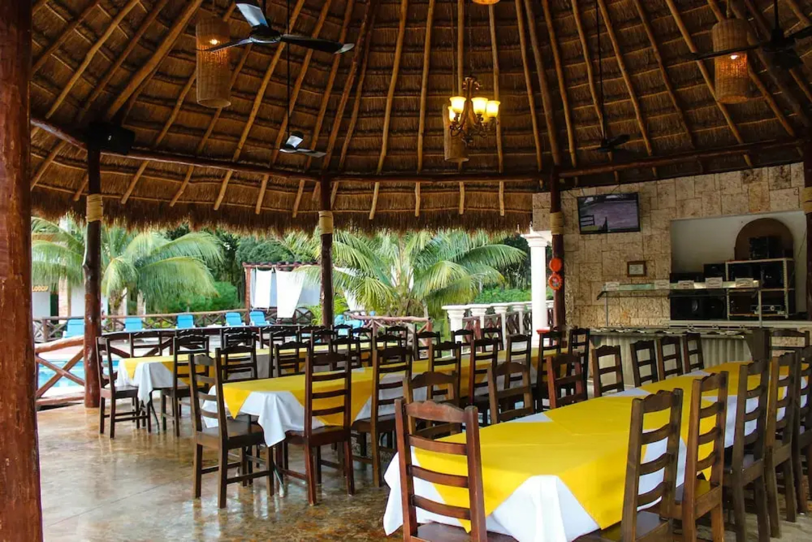 Real Mayab Hotel & Bungalows