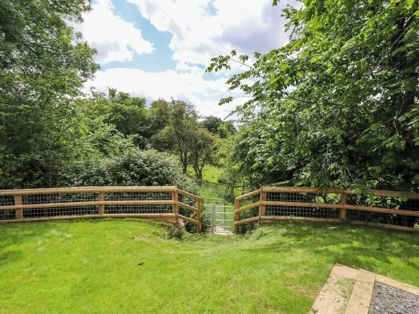 Valley Lodge 4 - North Wales Eco Lodges