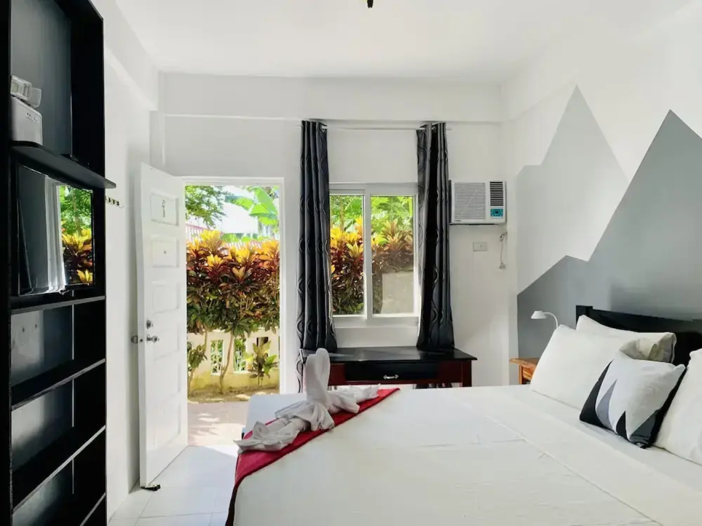 Dive Batanes Lodge and Restaurant