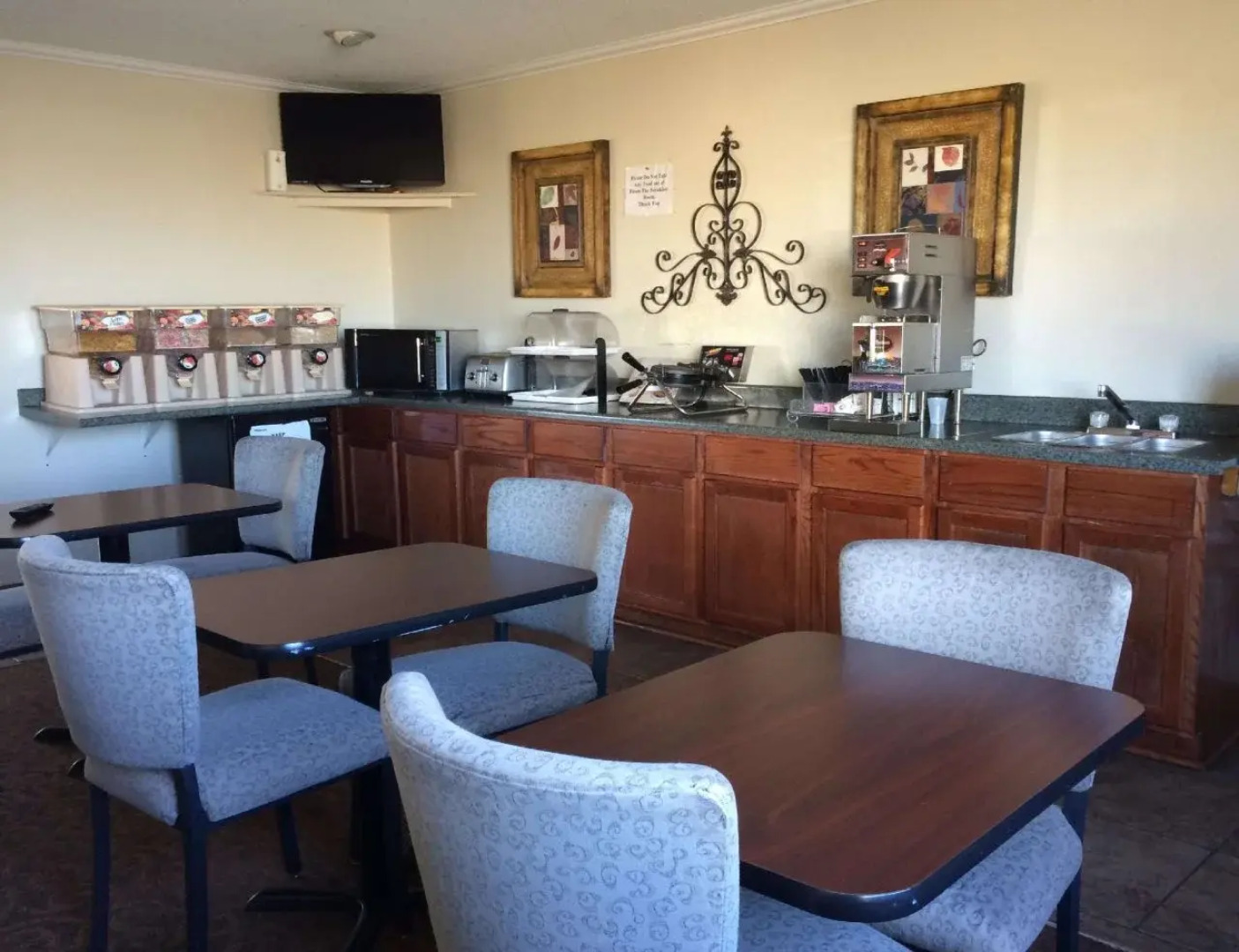 America's Best Inns & Suites