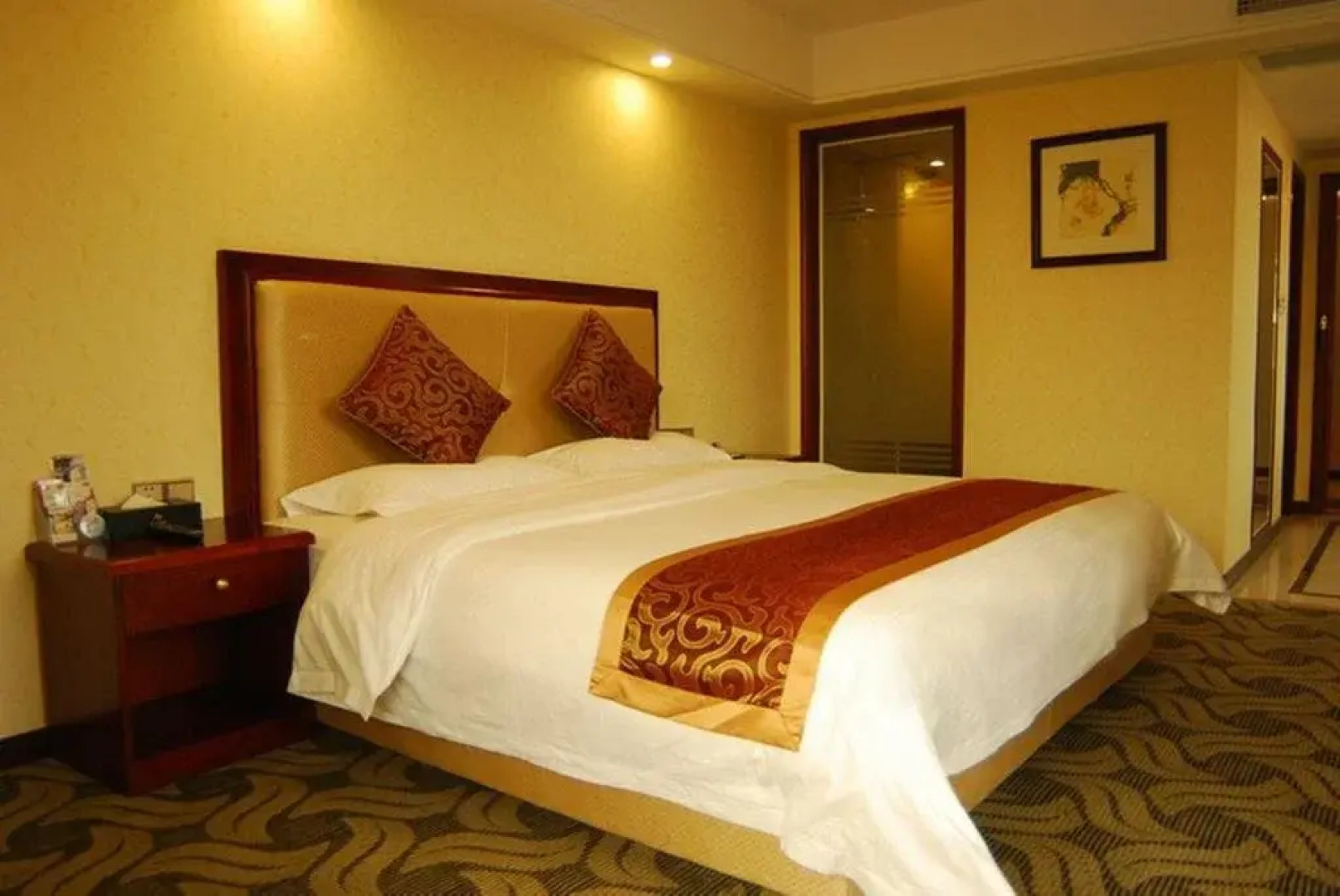 Luzhou Sotelinn Century Hotel