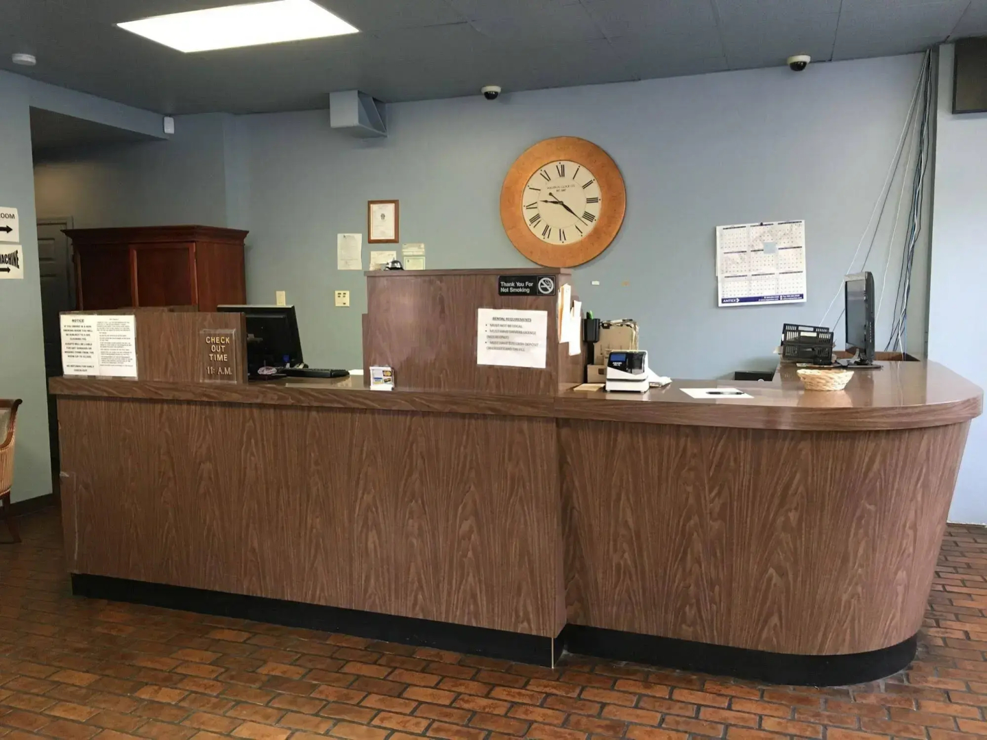All Seasons Lodge