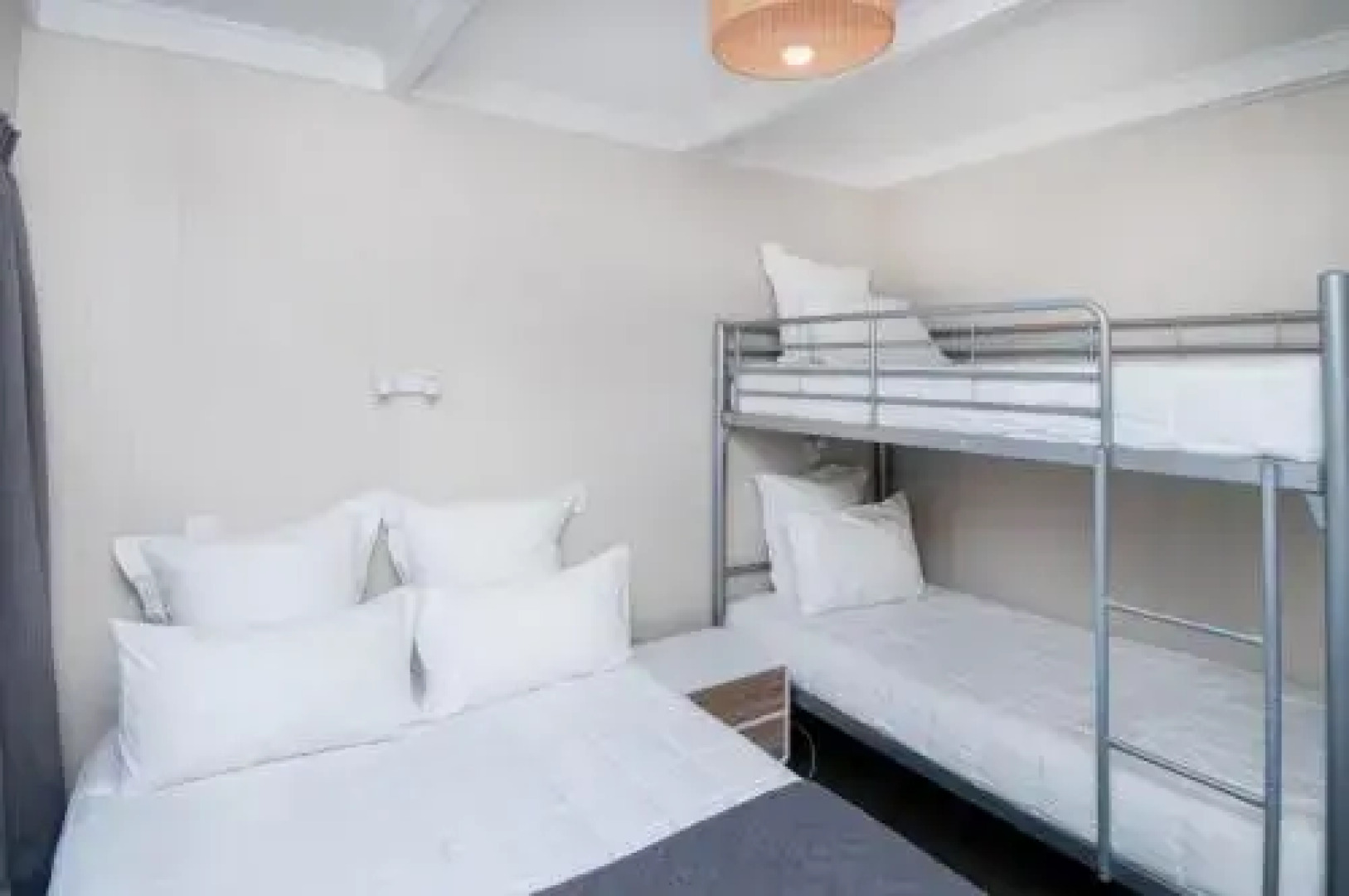 Whispering Sands Motel