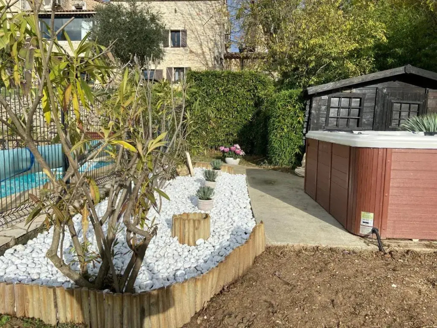 Fleur de Lys Fayence