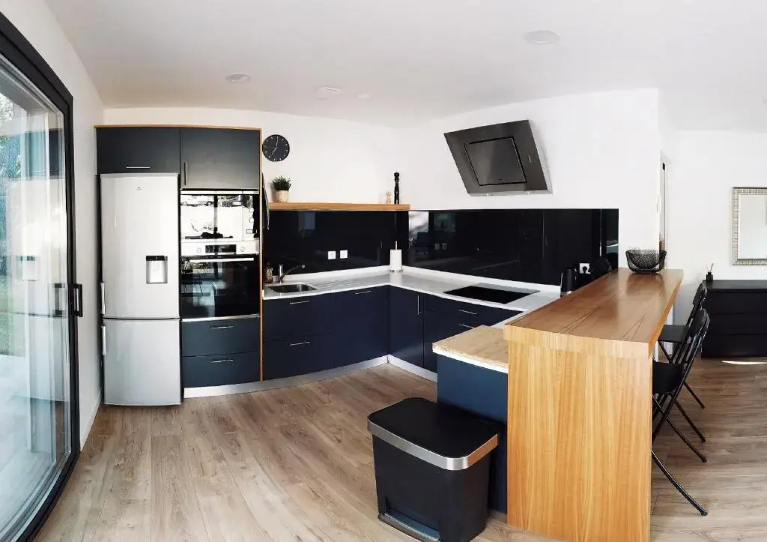 Villa-jacuzzi-1chb-jardin-10minsAixEnPce-QuartierChic