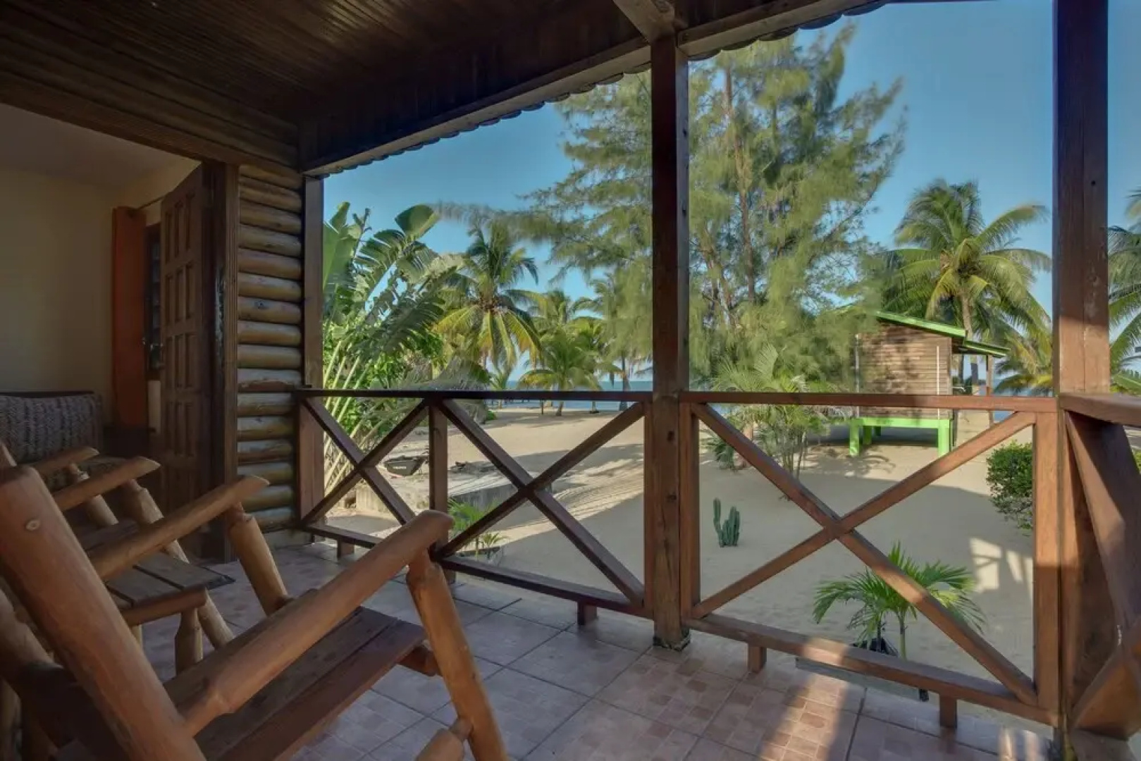 Coconut Row Boutique Hotel
