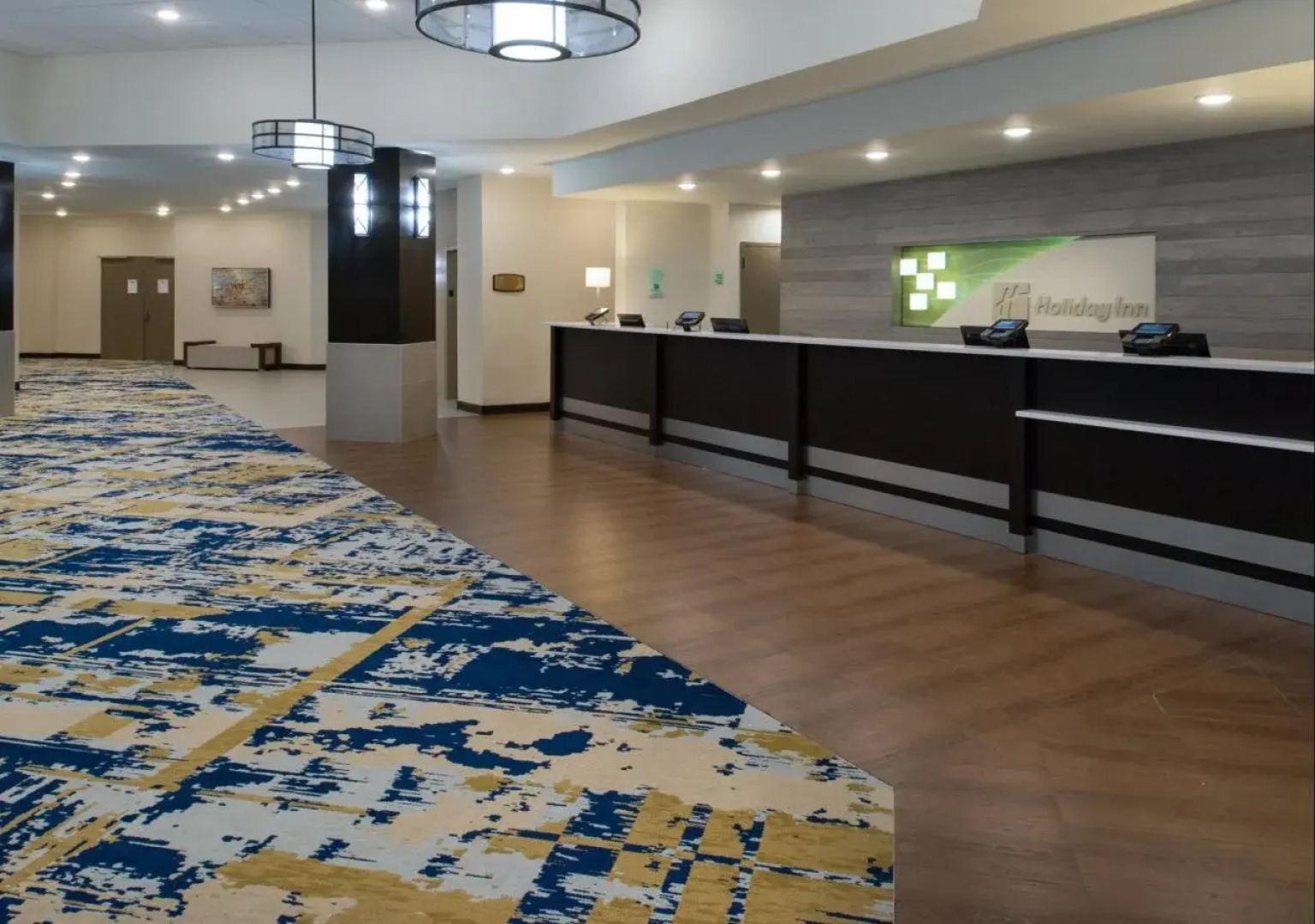 Отель The Arch Convention Hotel