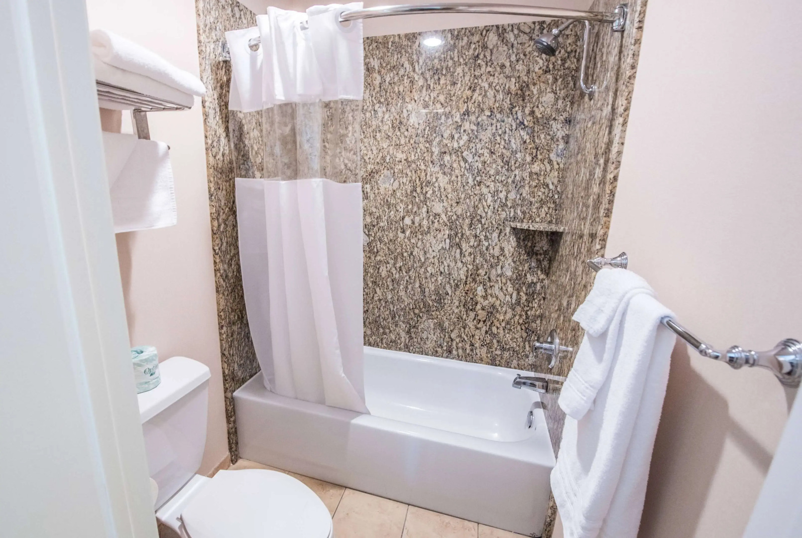 Travelodge by Wyndham Culver City