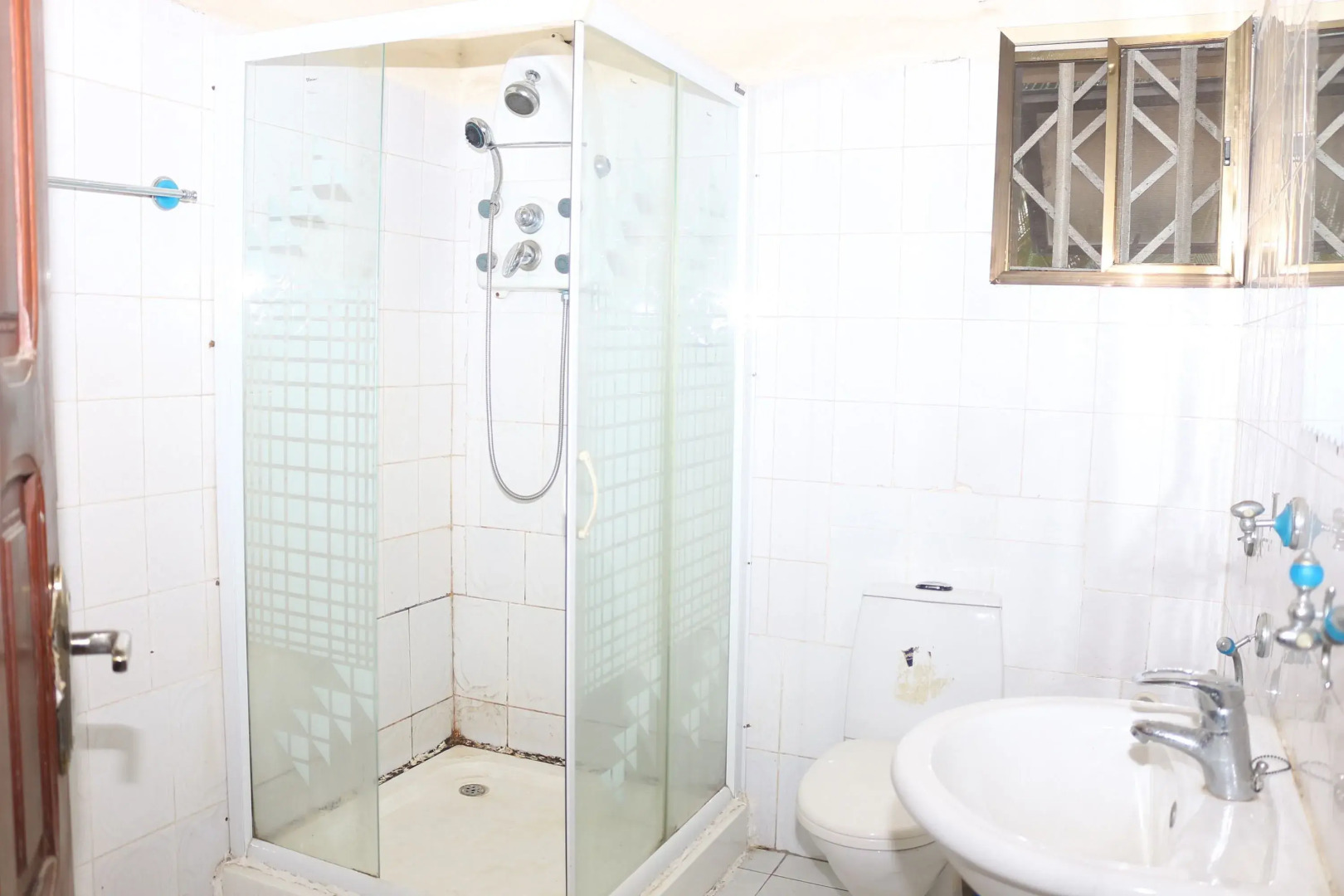 Tourist Castle Hotel and Suites