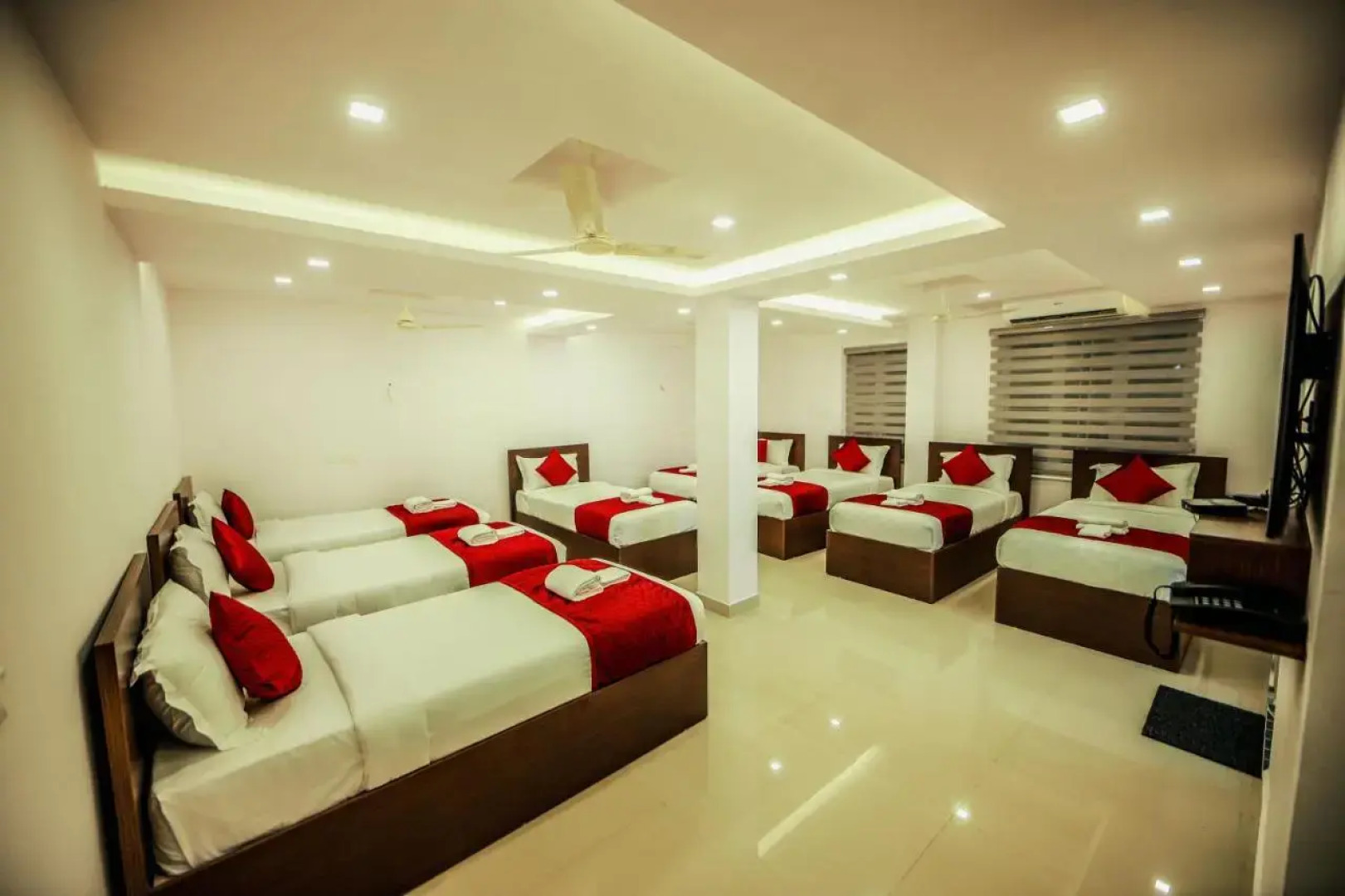 Airport Avenue Plaza