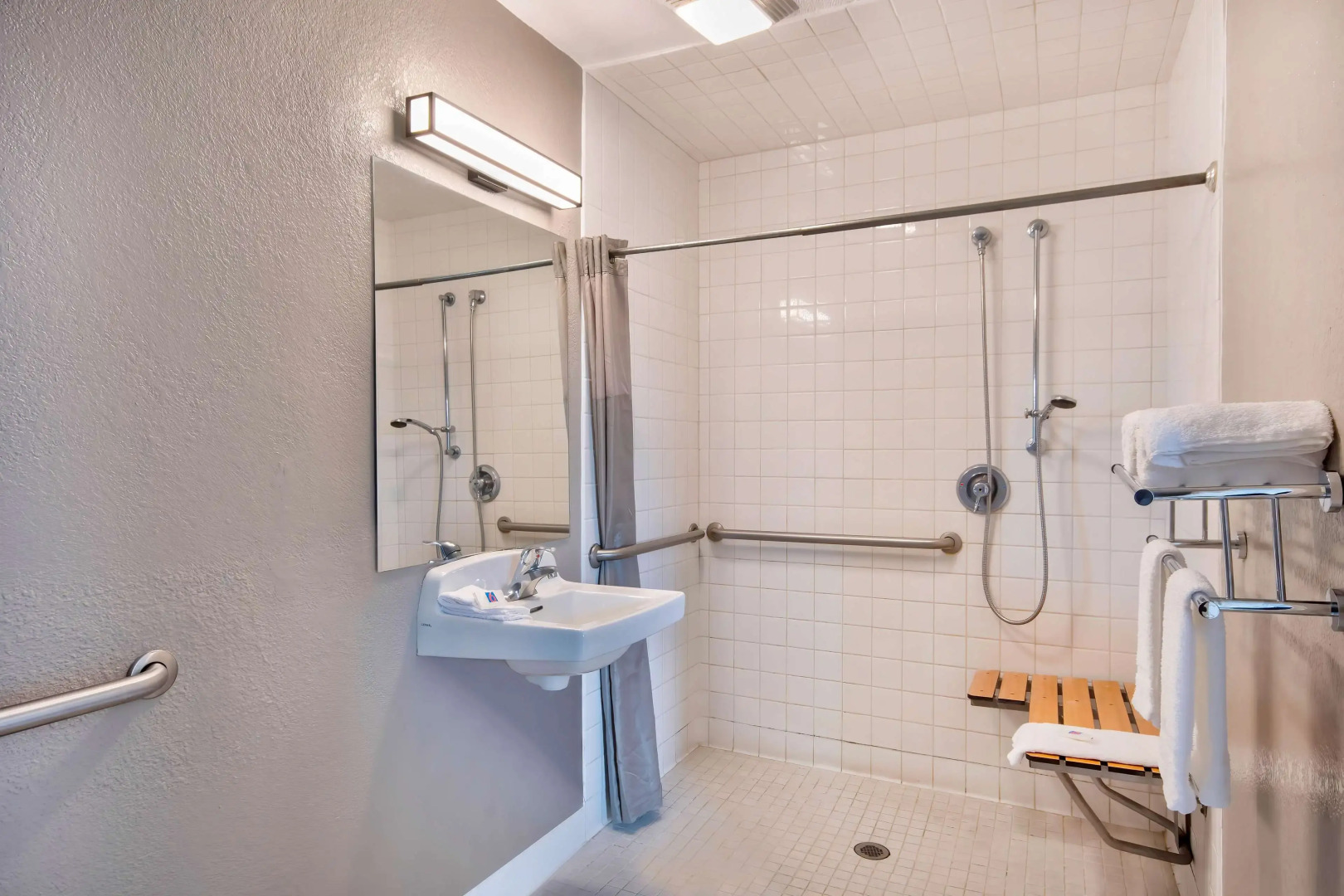 Motel 6 Marina, CA - Monterey