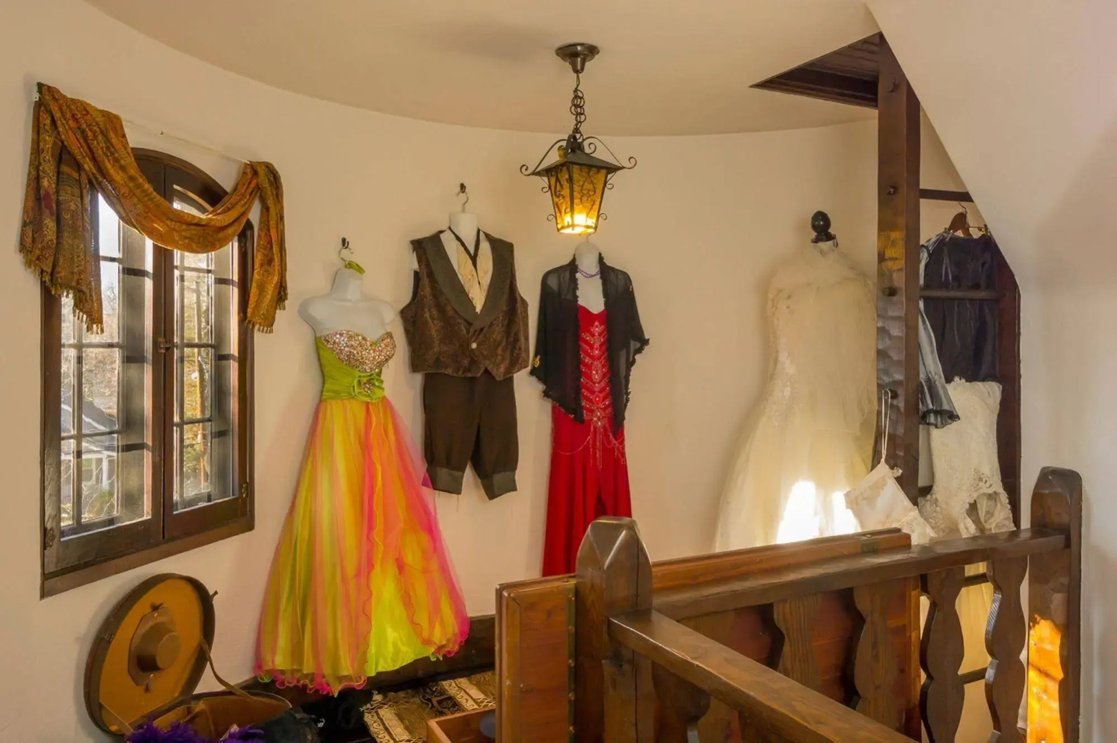 Castle on Glen - 3 Bedroom Home