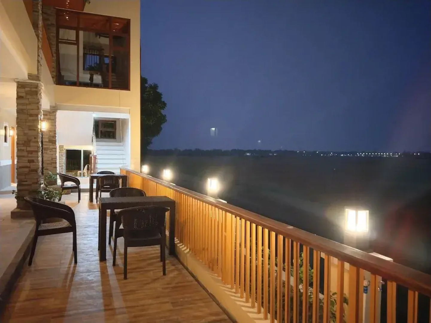 Sarojus Farmview Hotel