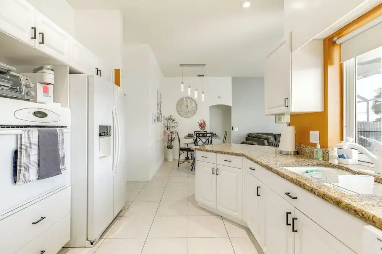 Heated Pool & Grill: Modern Port St Lucie Home