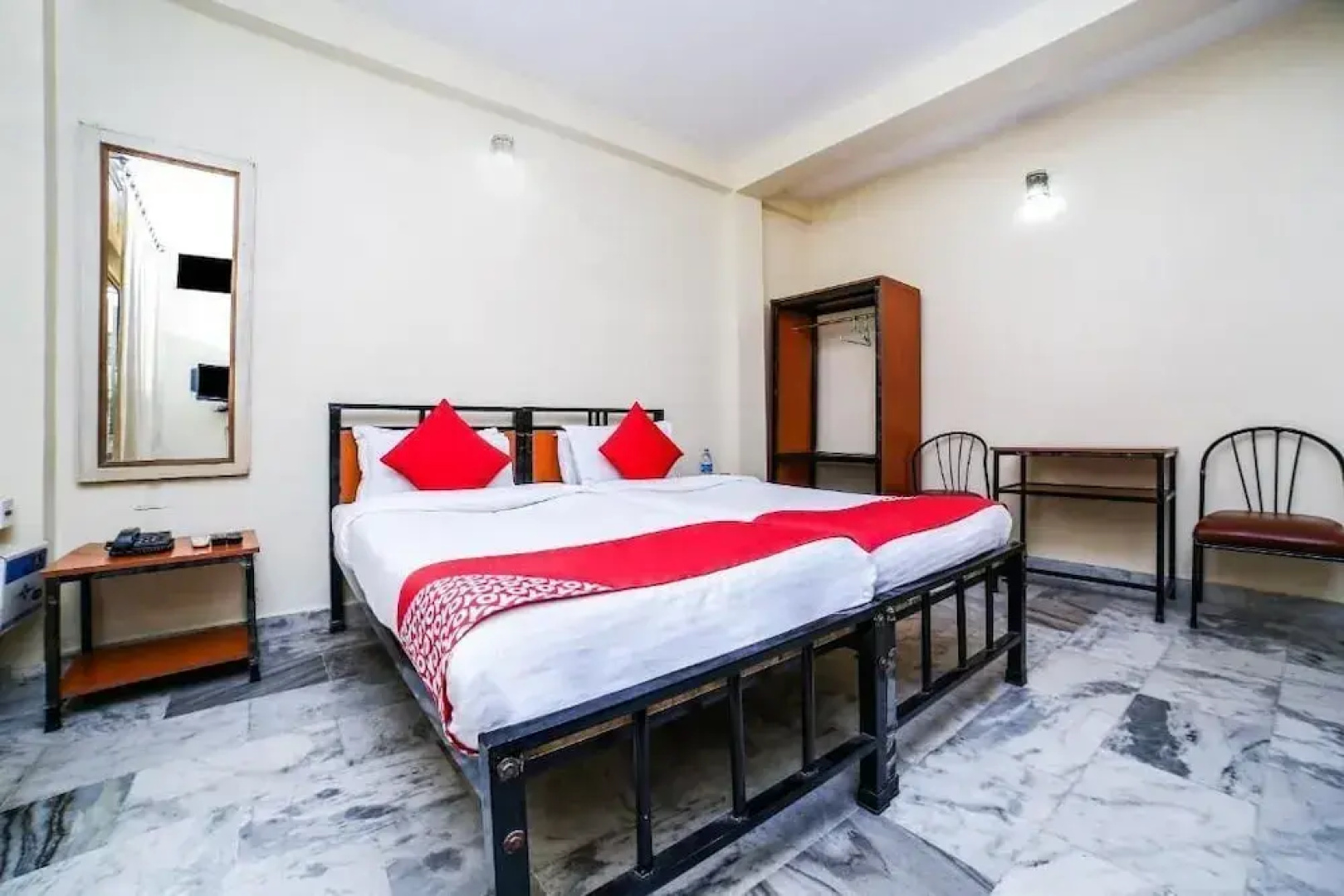 Uttam Guest House