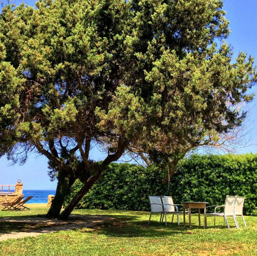 Genari Beach Apartments