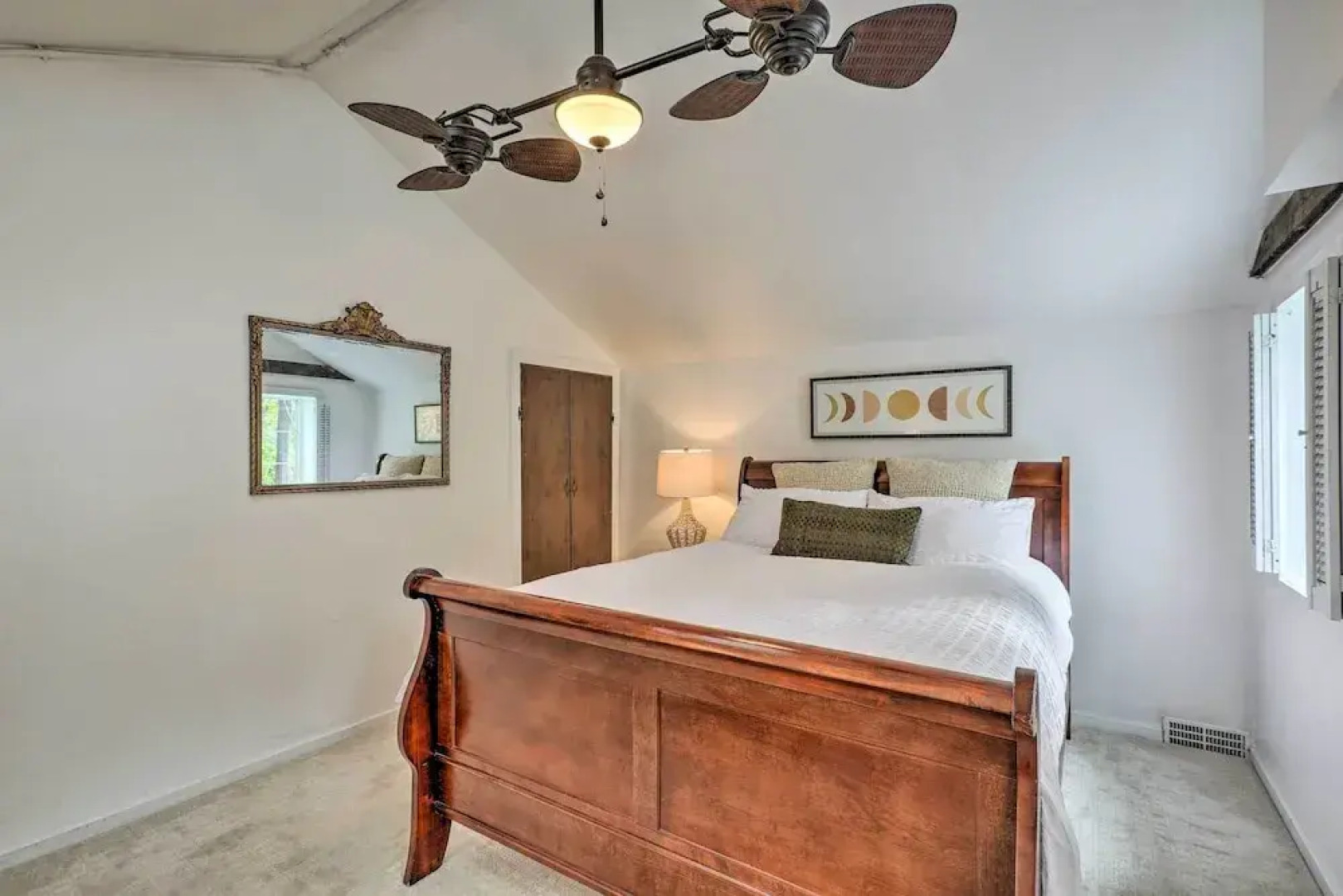 Historic Home in Lambertville: Walk to Bridge