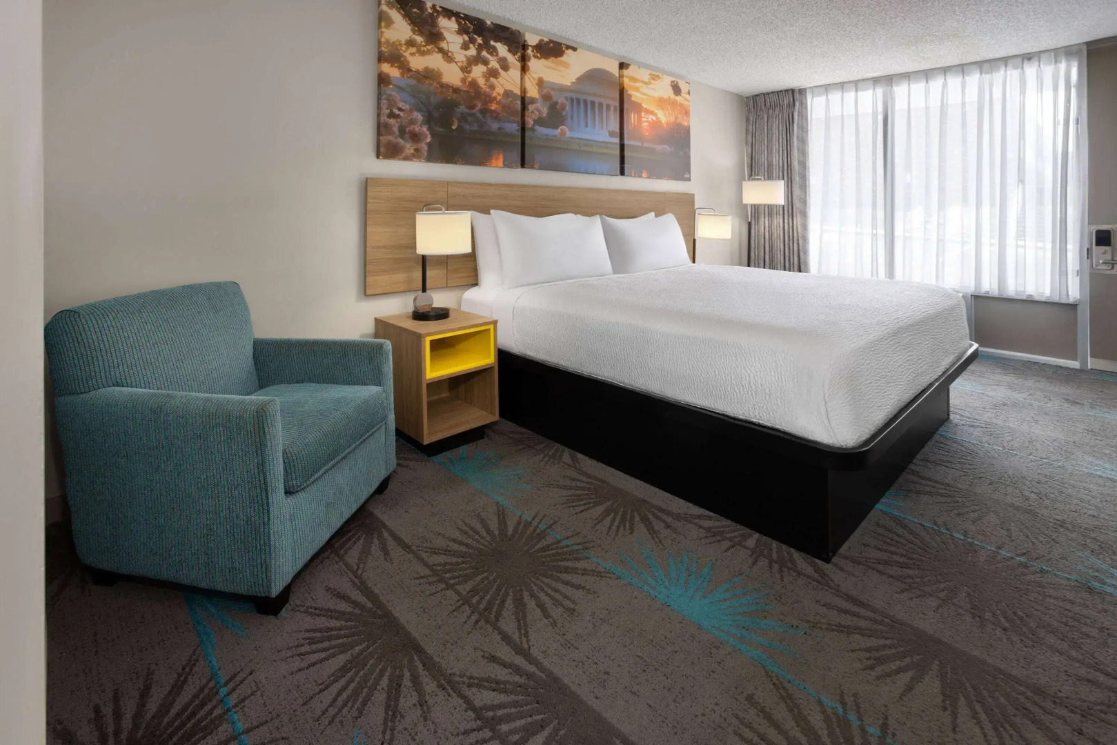 Days Inn by Wyndham Frederick