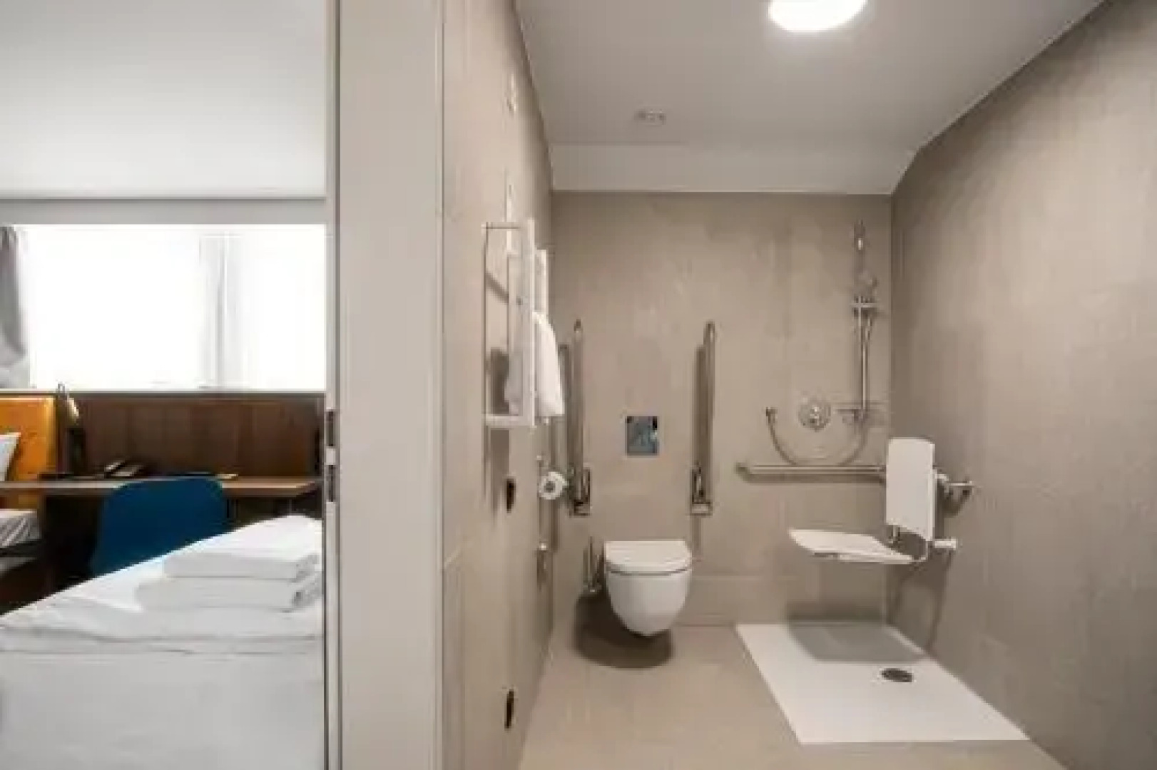 Golden Ship Hotel / Aranyhajo Fogado