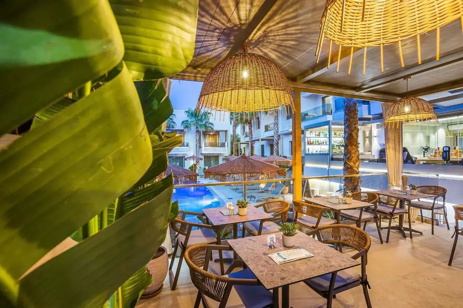 Pefki Deluxe Residences