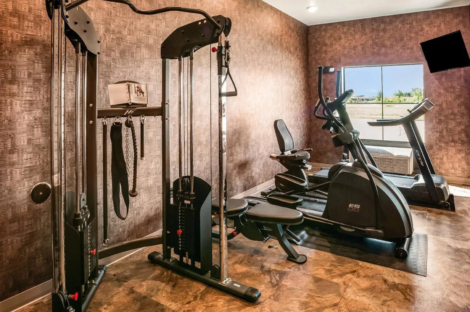 Cobblestone Hotel & Suites - Appleton International Airport