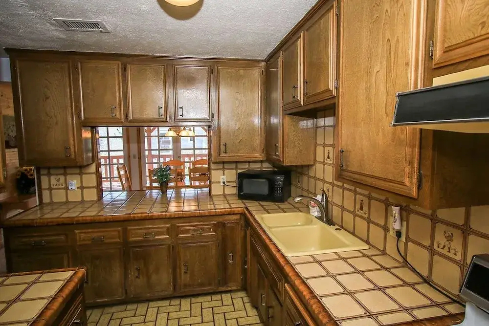 Grande Lodge 1053 by RedAwning