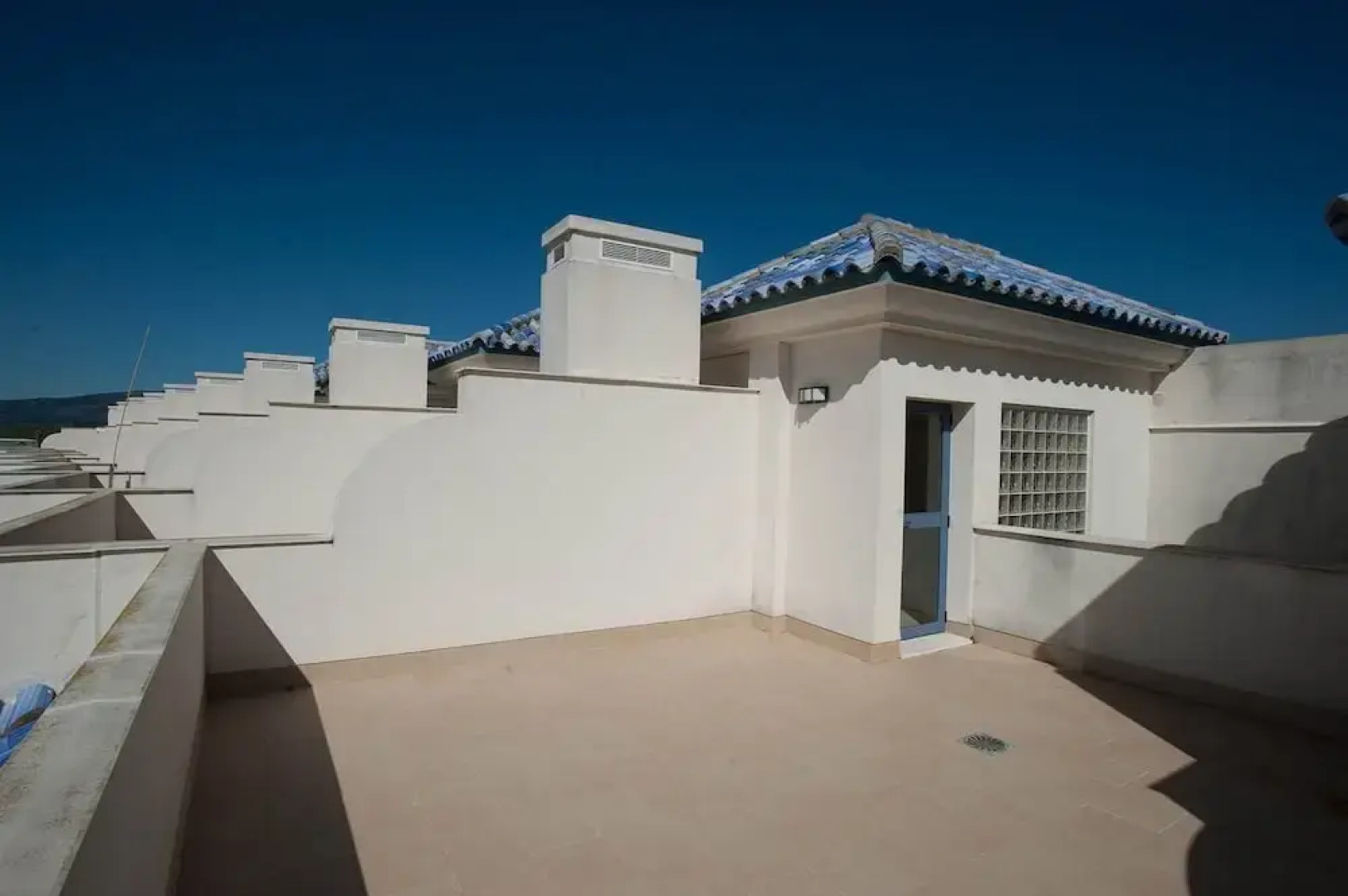 Livingtarifa - Techos Azules