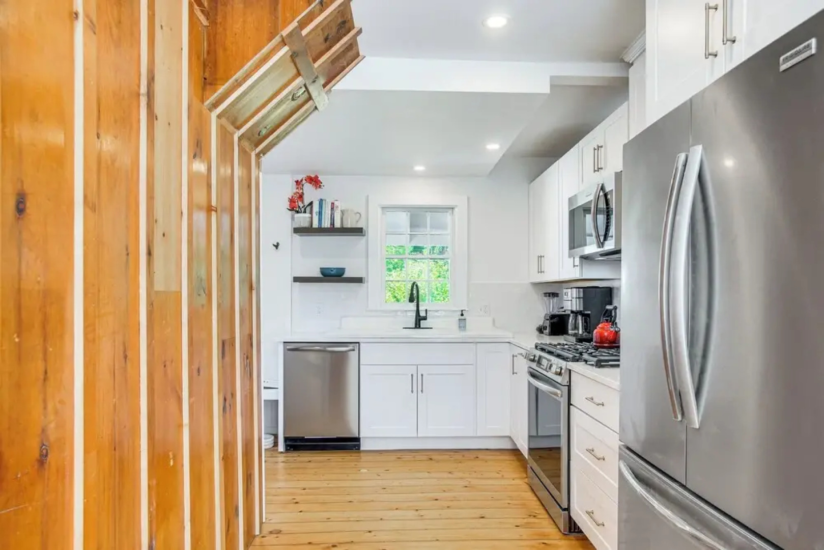 Pocasset Home w/ Kayaks & Bikes: Walk to 2 Beaches