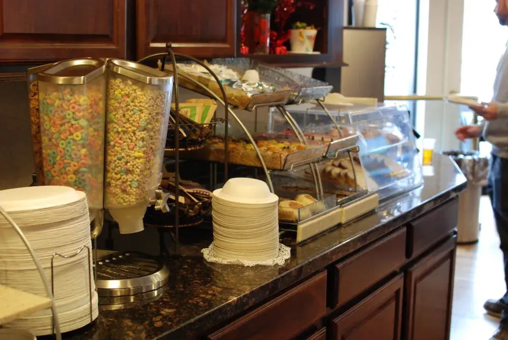 Express Suites Riverport Inn & Suites