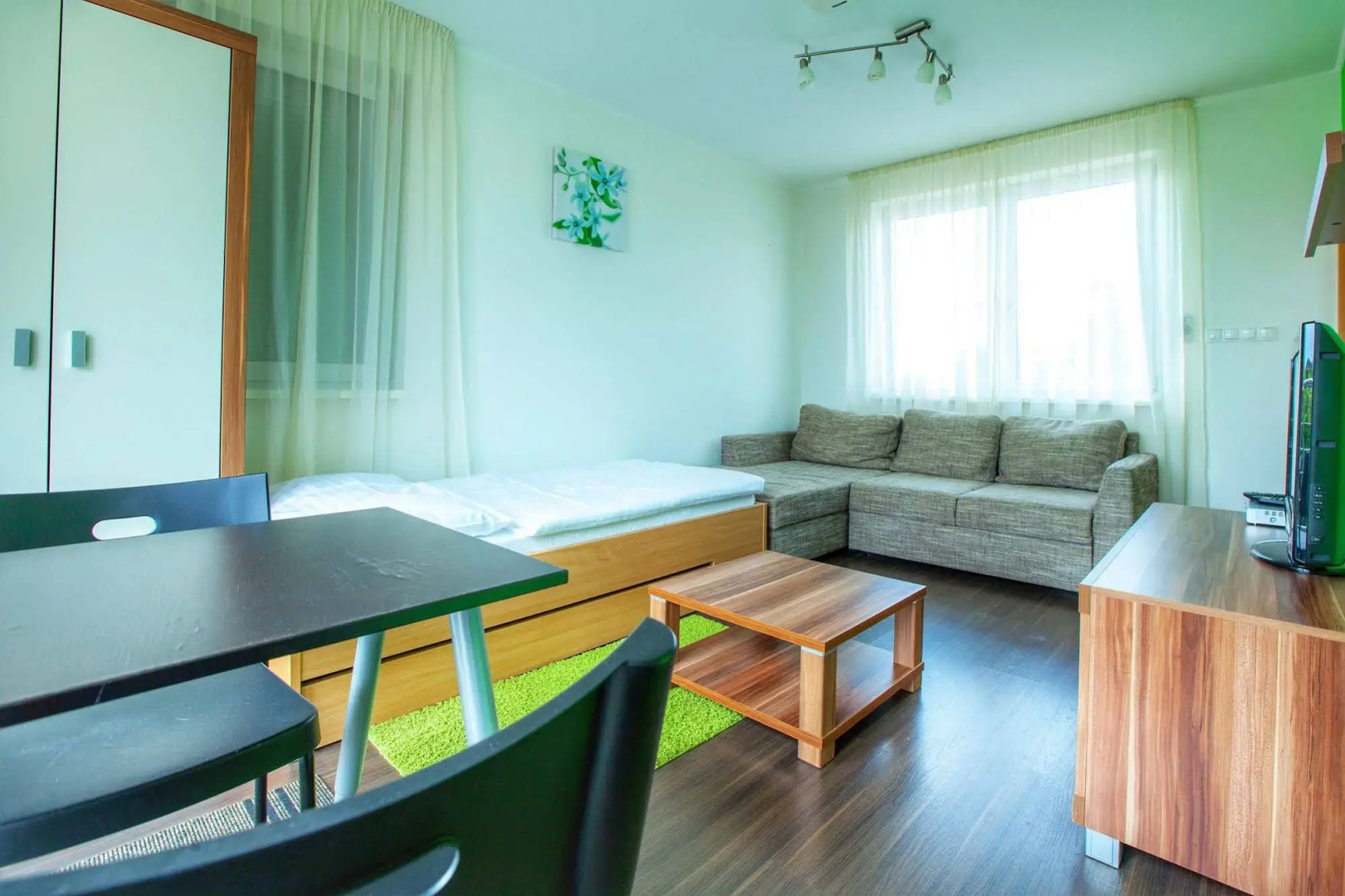 Fine Restaurant & Apartments