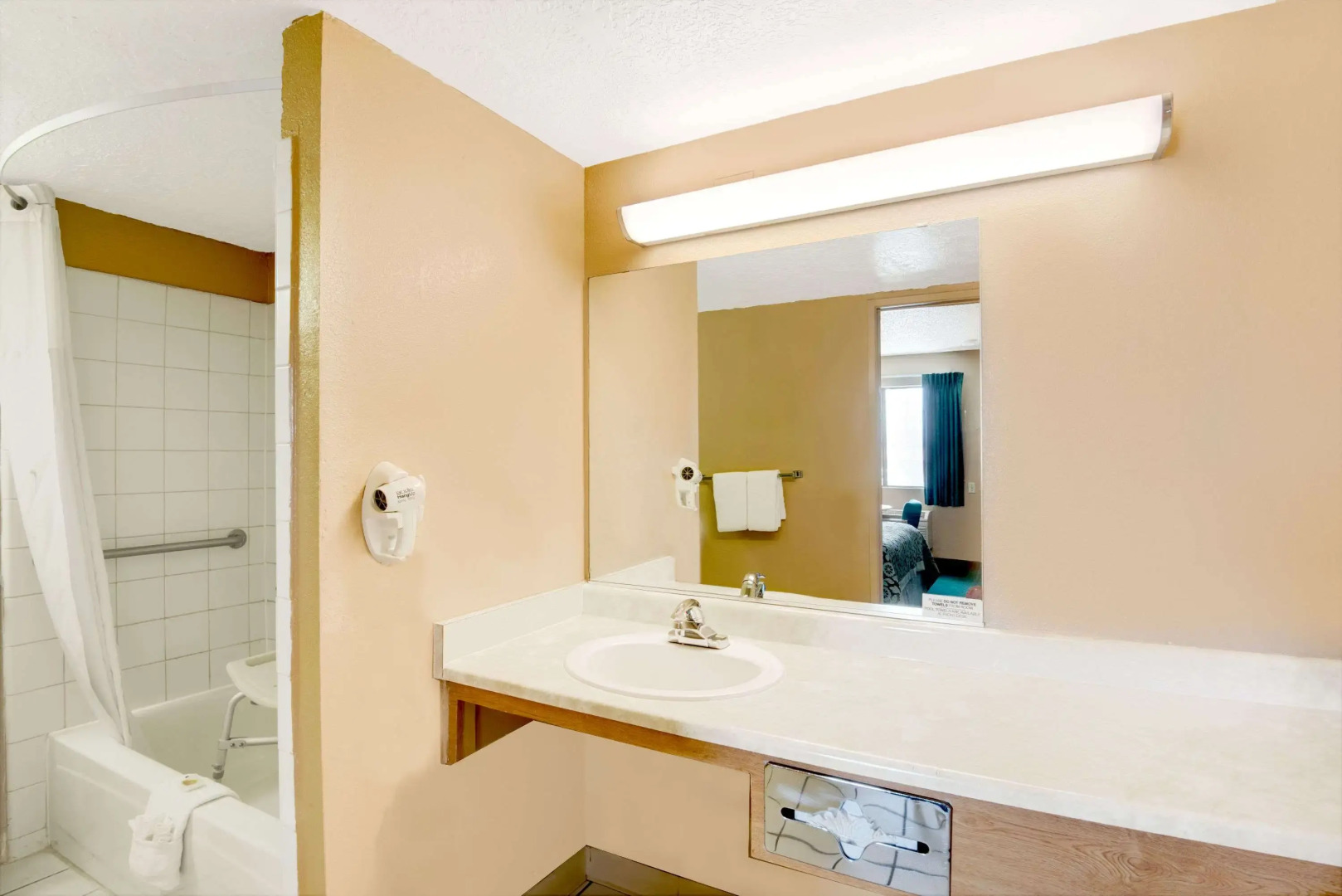 Days Inn by Wyndham El Paso Airport East